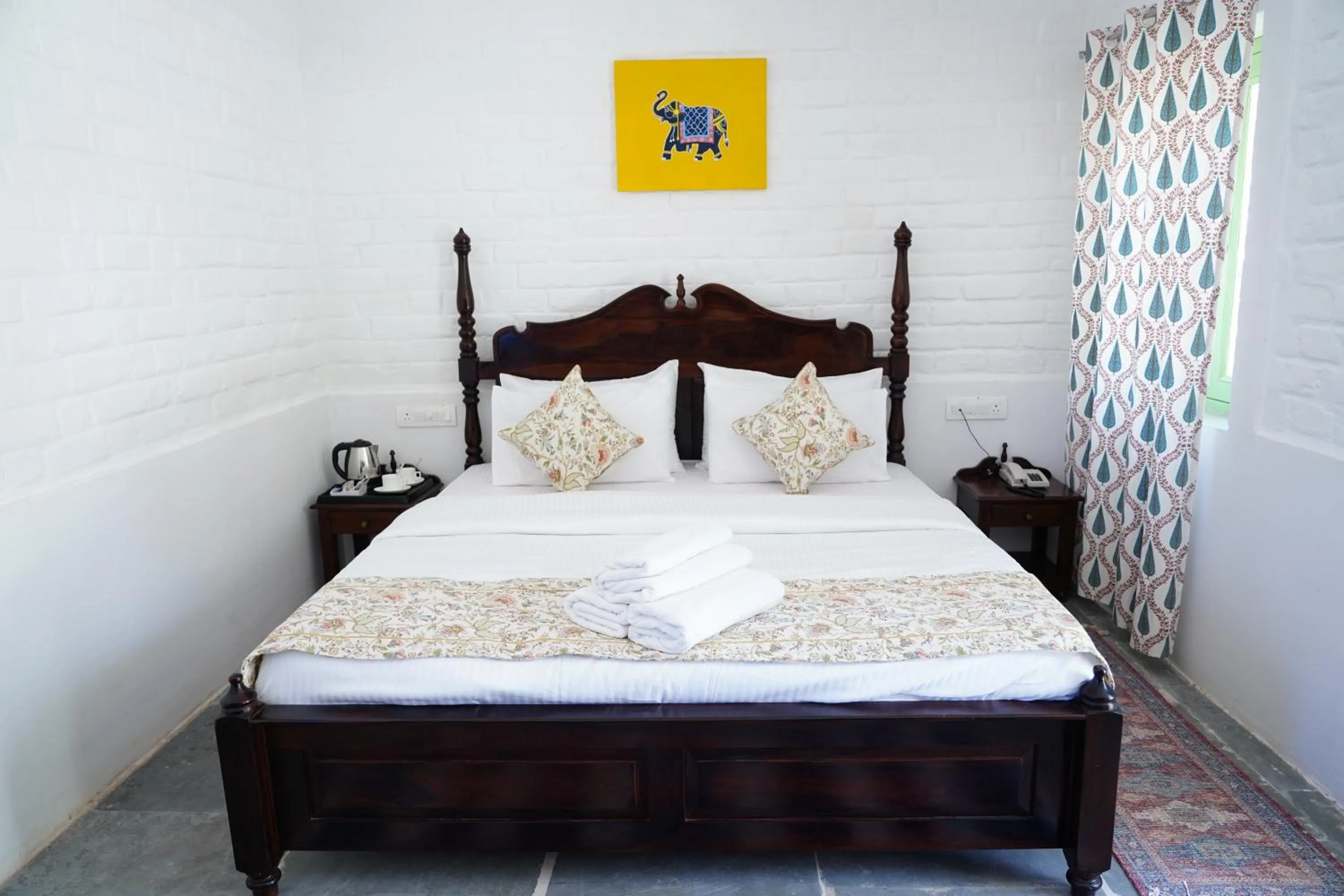 Bed in Heli Pushkar