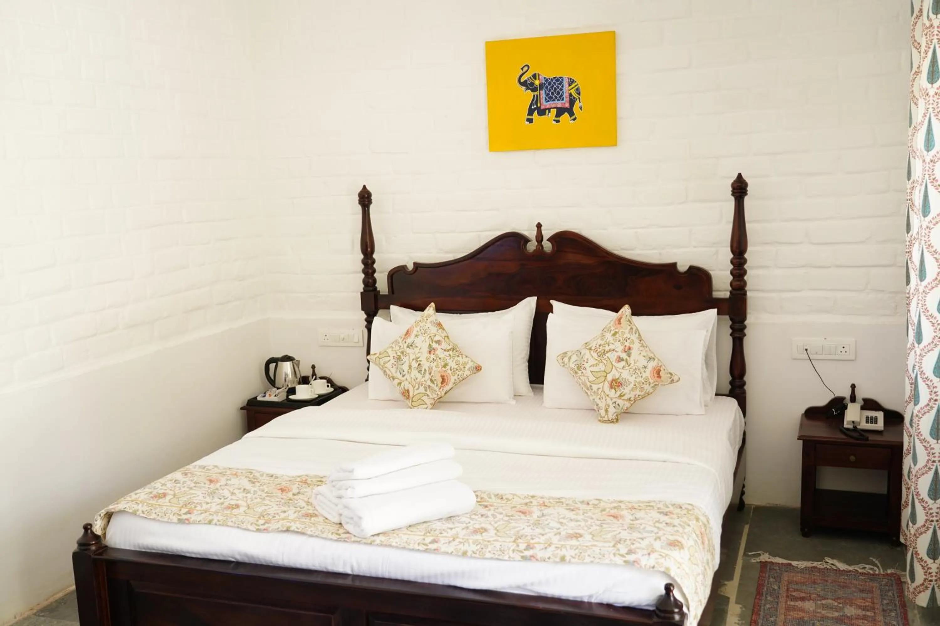 Bed in Heli Pushkar