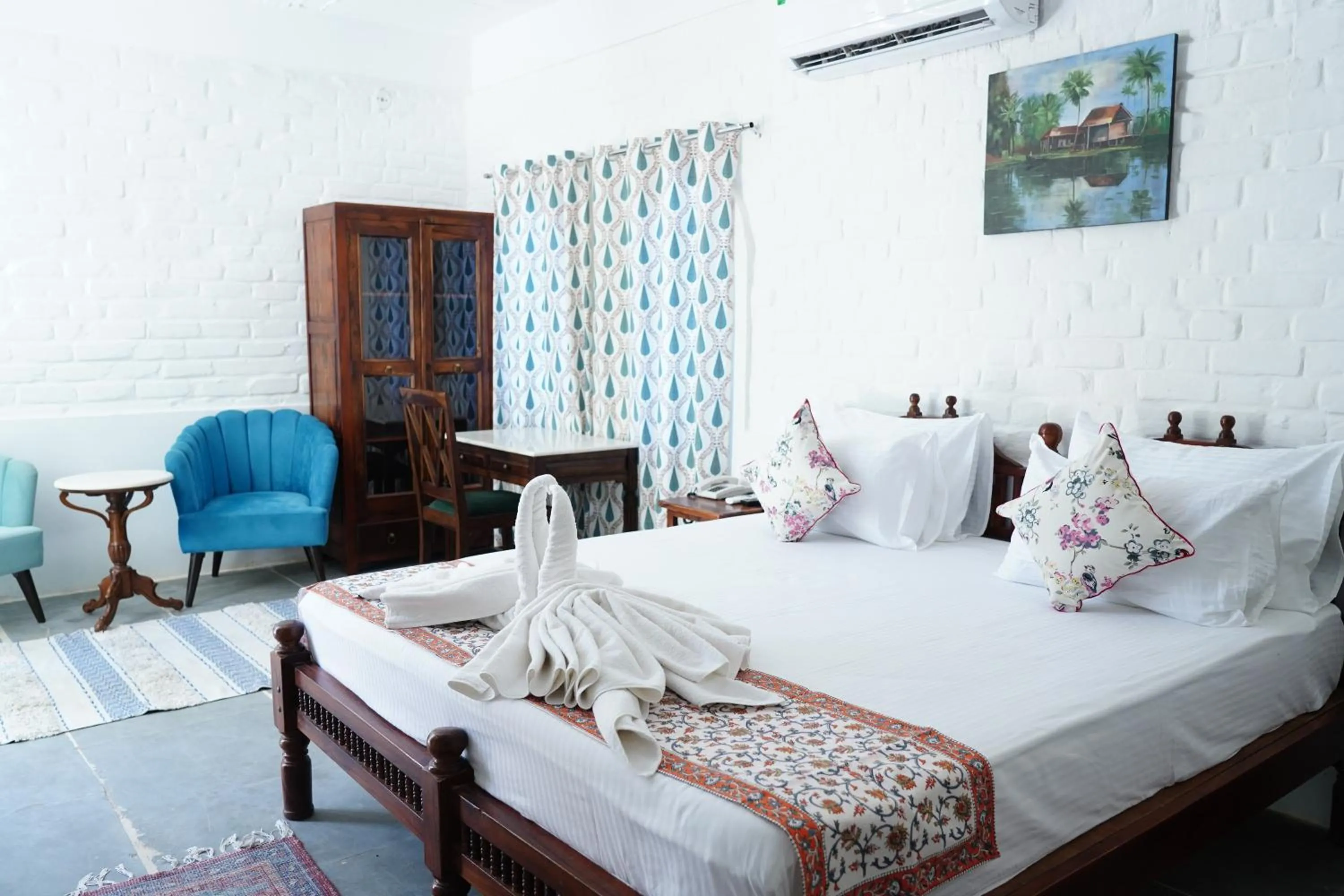 Bed in Heli Pushkar