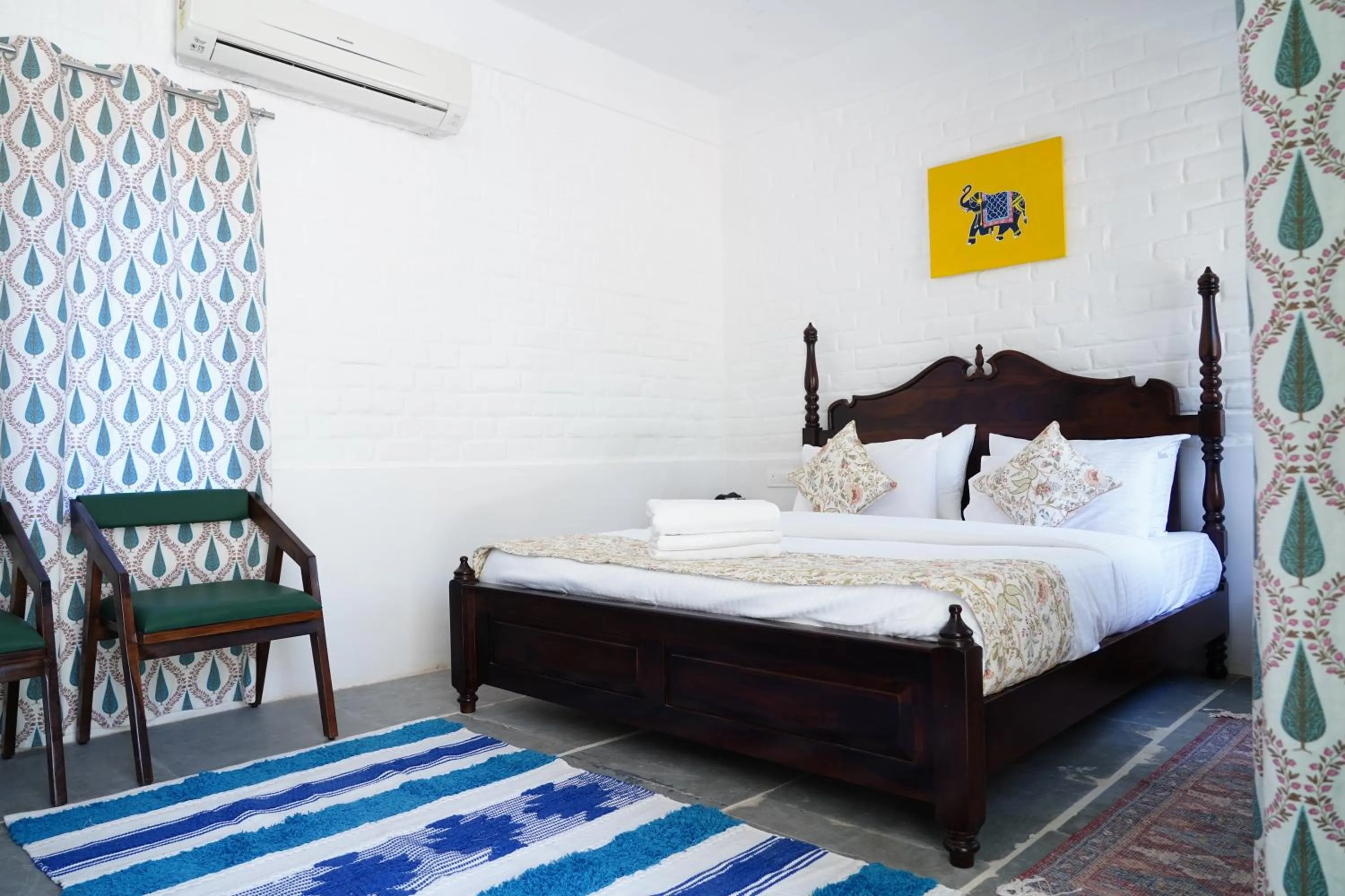 Bed in Heli Pushkar