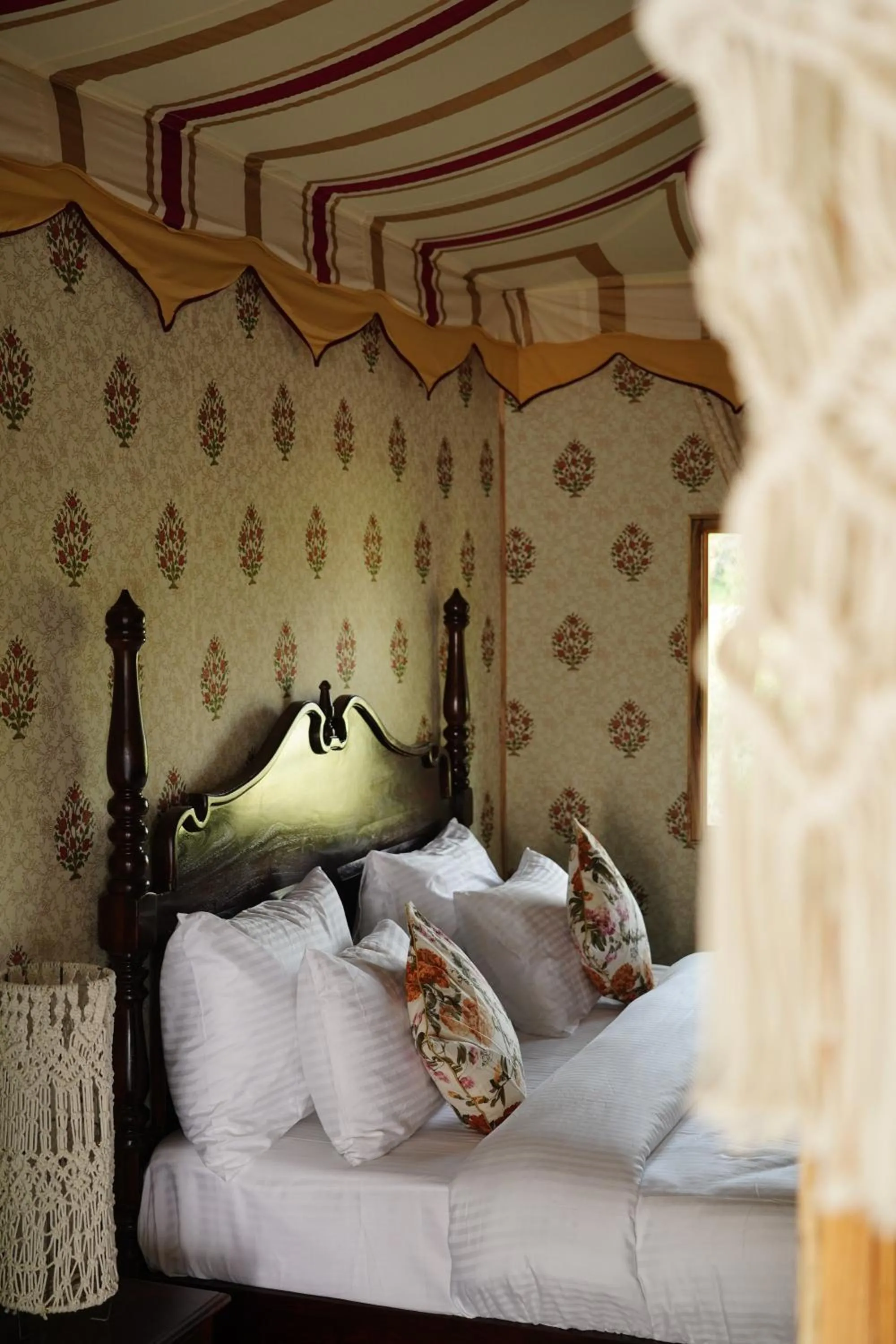 Bed in Heli Pushkar