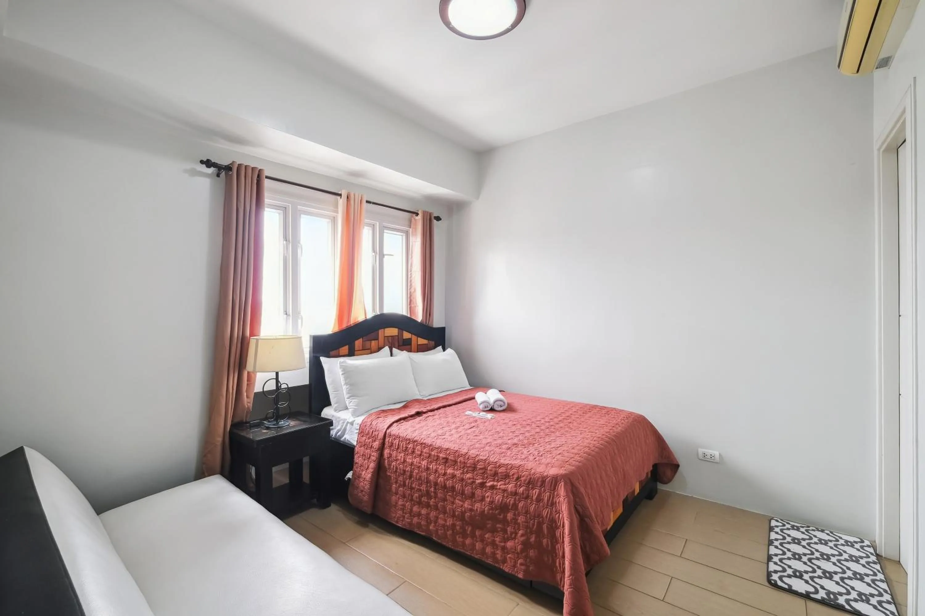 Bed in Tess and Tessha Condotel near T3 Airport