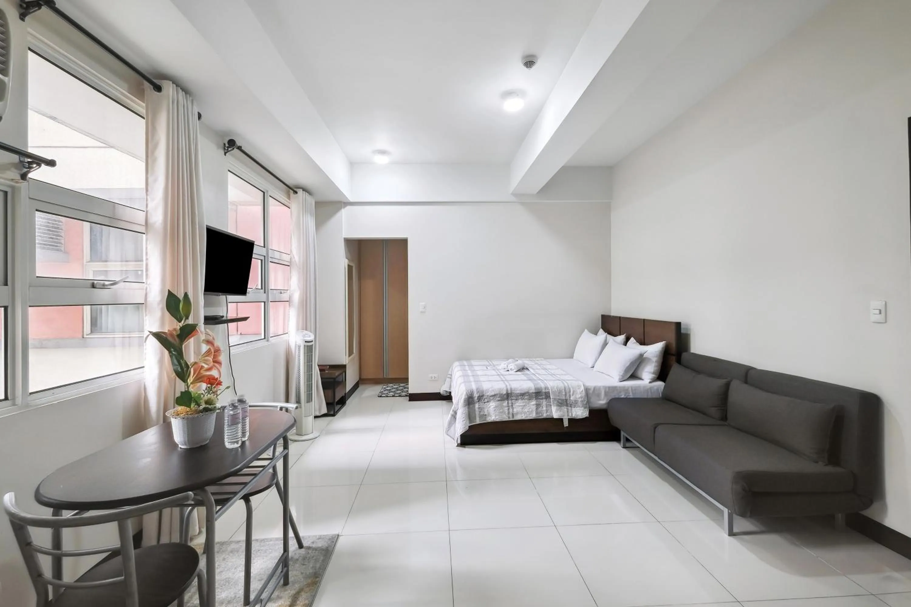 Bed in Tess and Tessha Condotel near T3 Airport