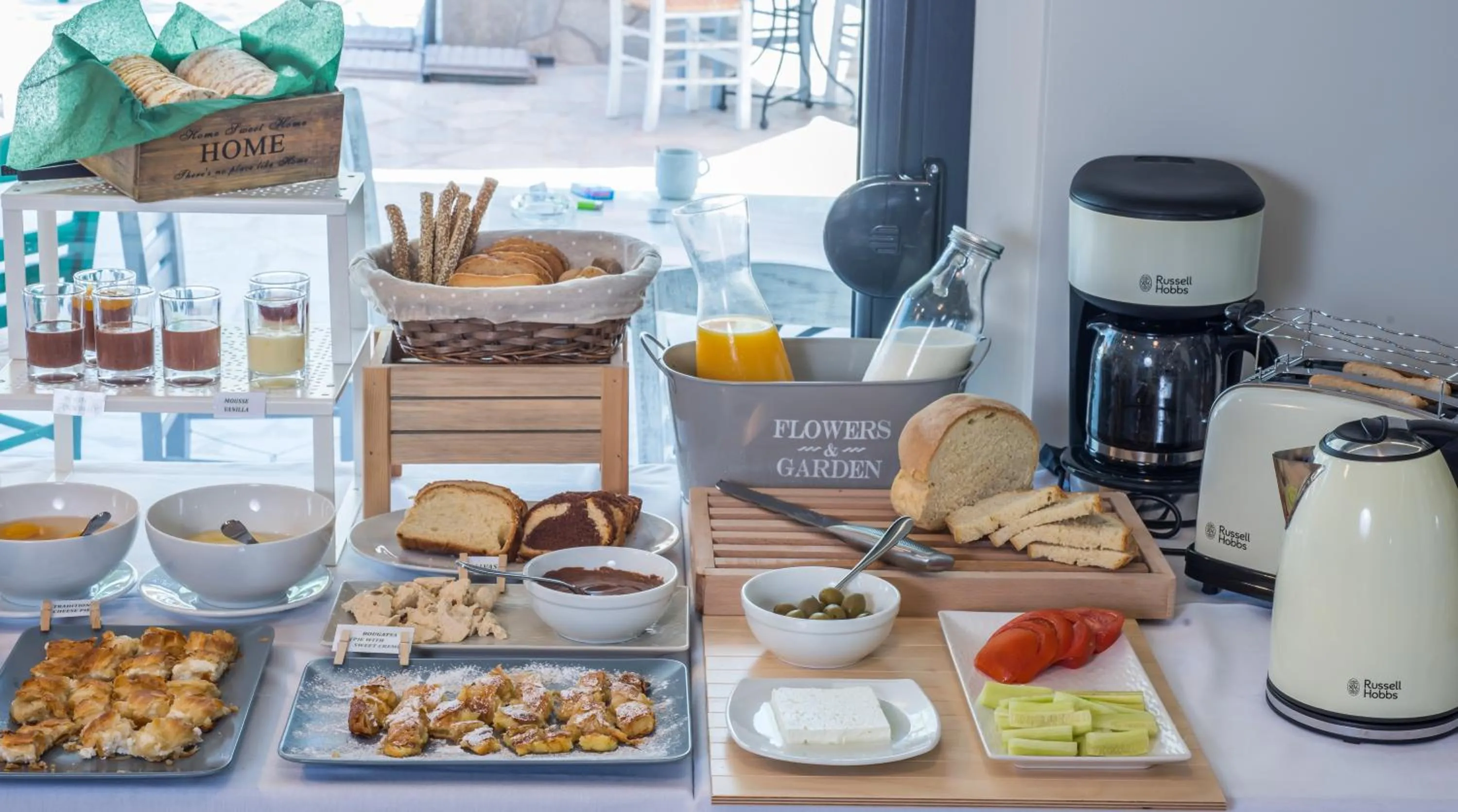 Buffet breakfast in Mirabilia Boutique Hotel