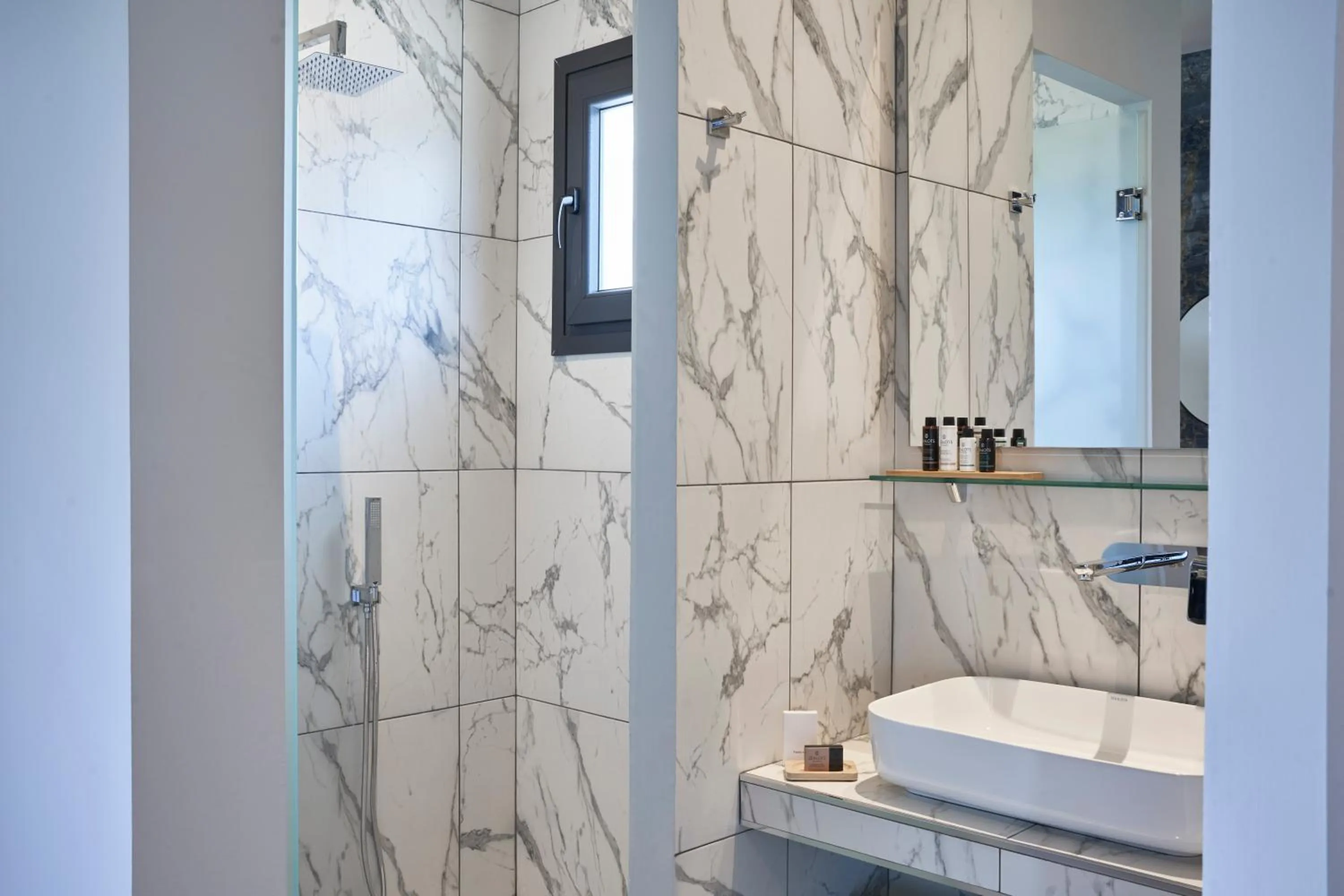 Bathroom in Mirabilia Boutique Hotel