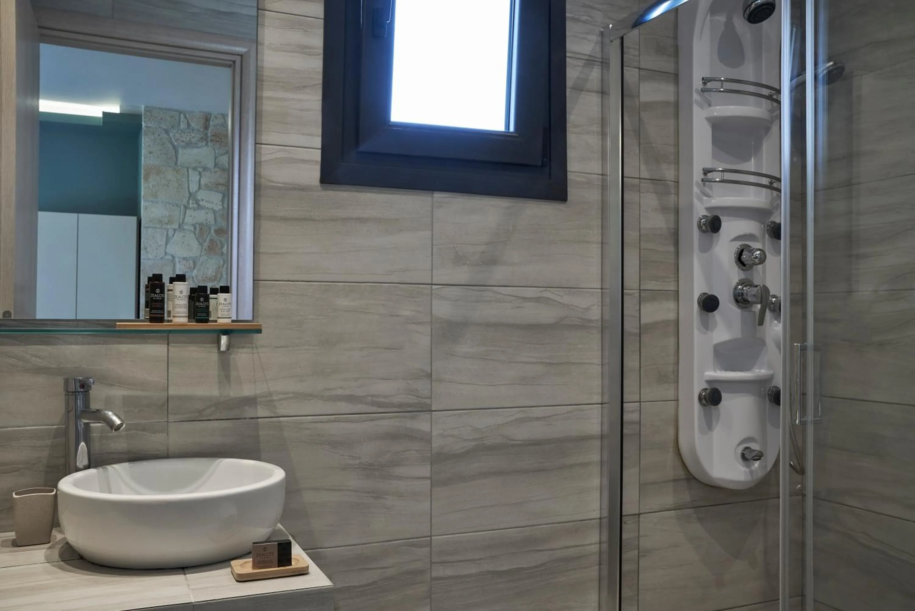 Bathroom in Mirabilia Boutique Hotel