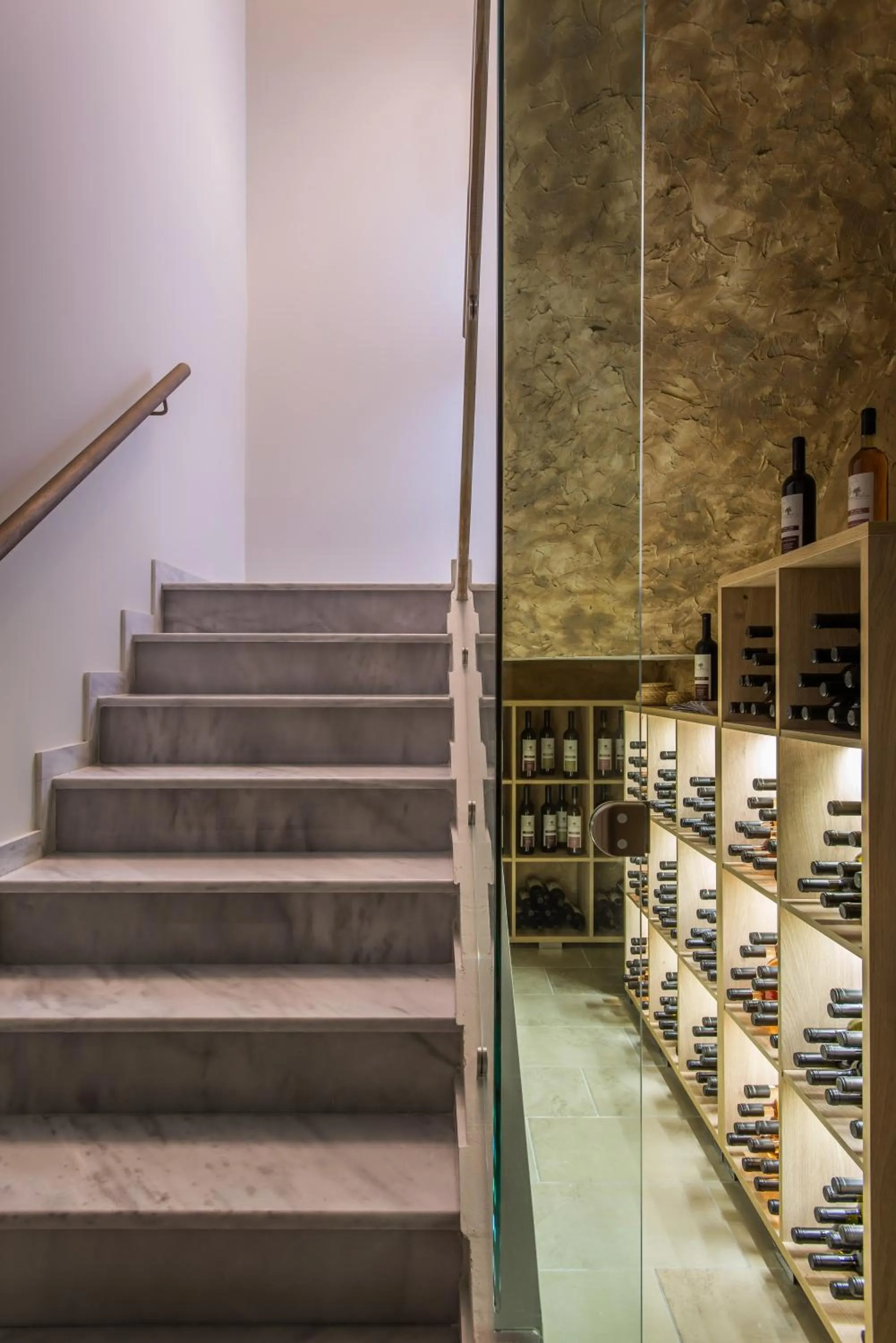 Alcoholic drinks in Mirabilia Boutique Hotel