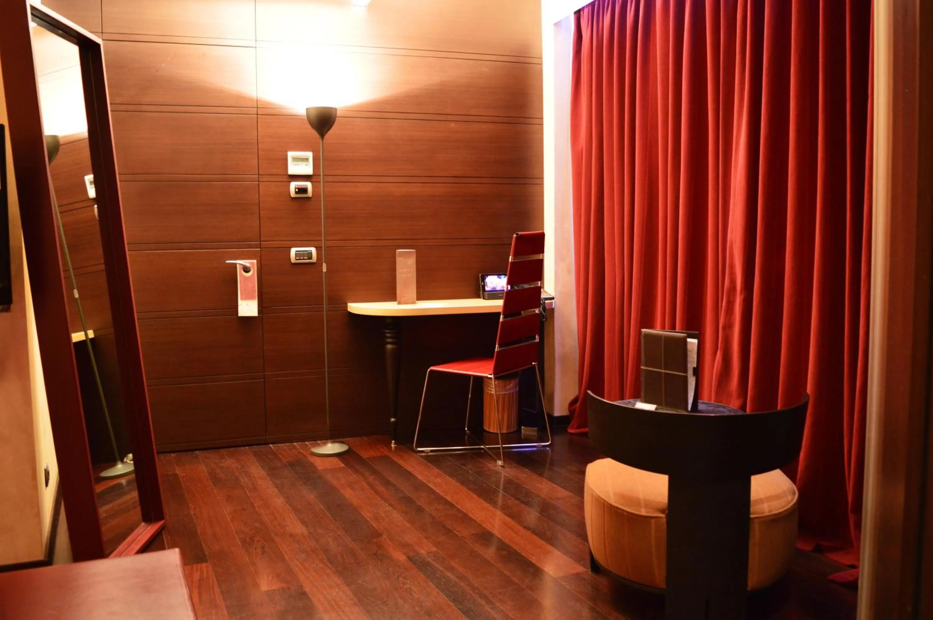 Photo of the whole room in Les Fleurs Boutique Hotel