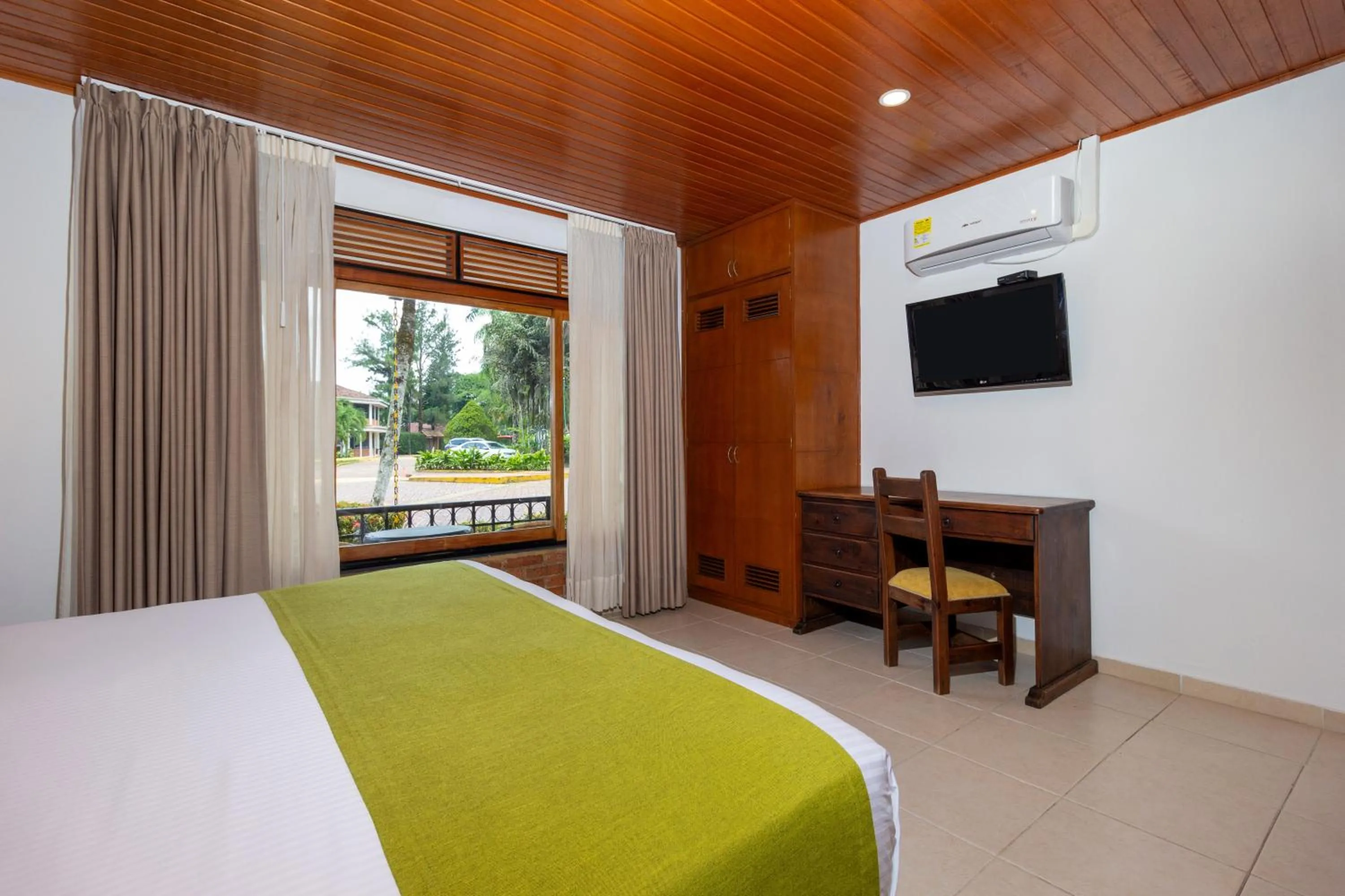 Photo of the whole room, Bed in Hotel Campestre La Potra