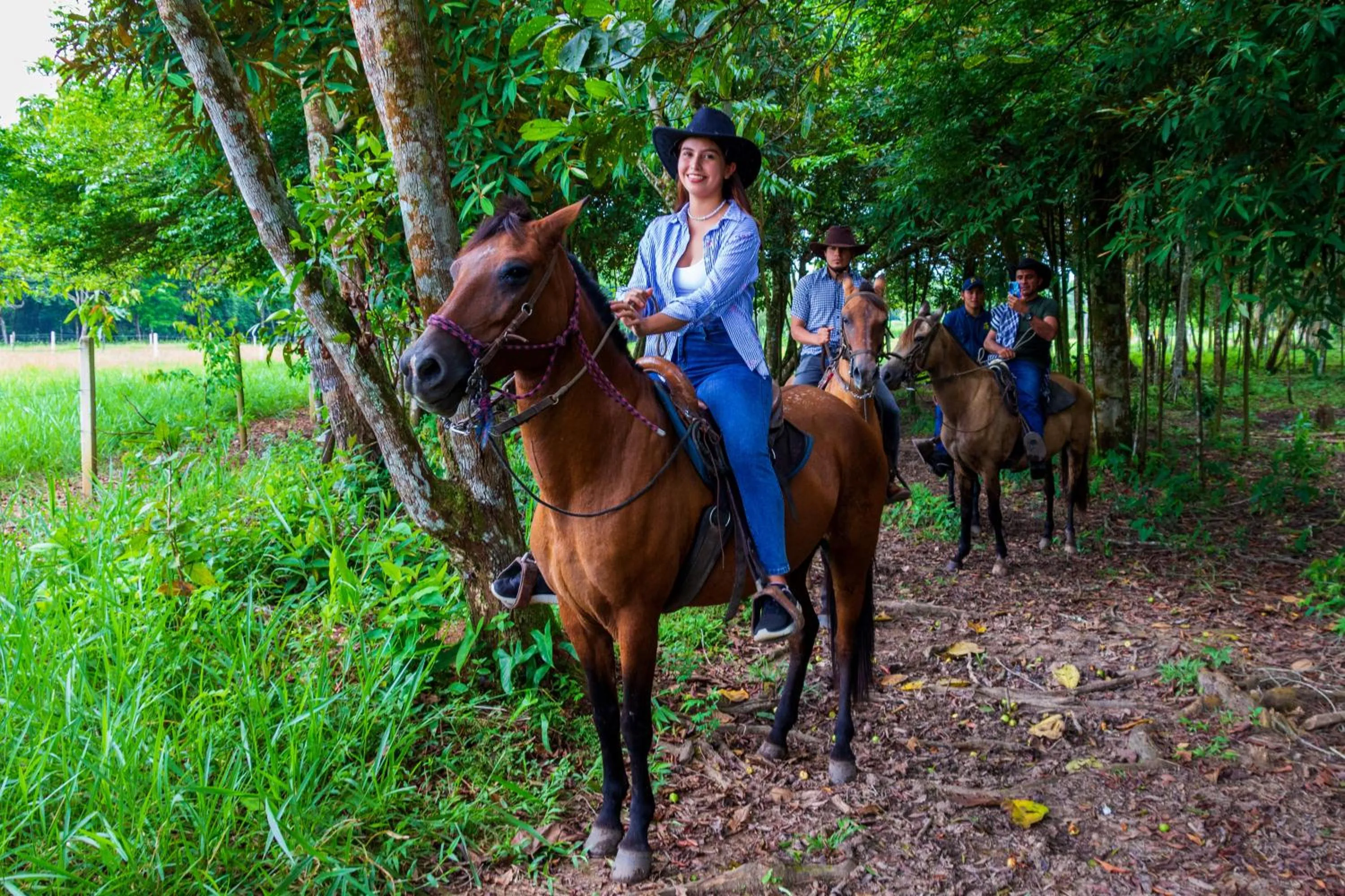 People in Hotel Campestre La Potra