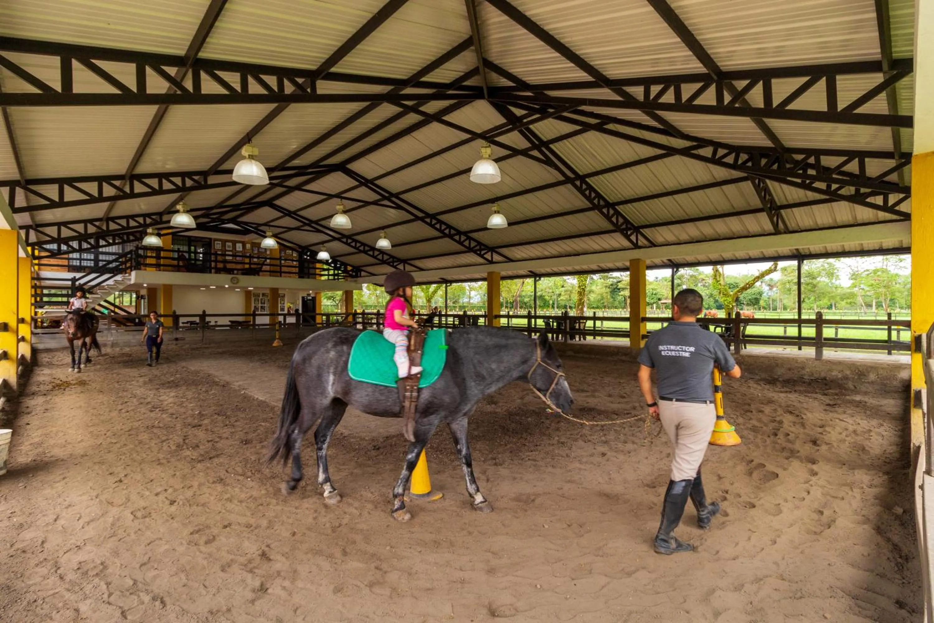 People in Hotel Campestre La Potra