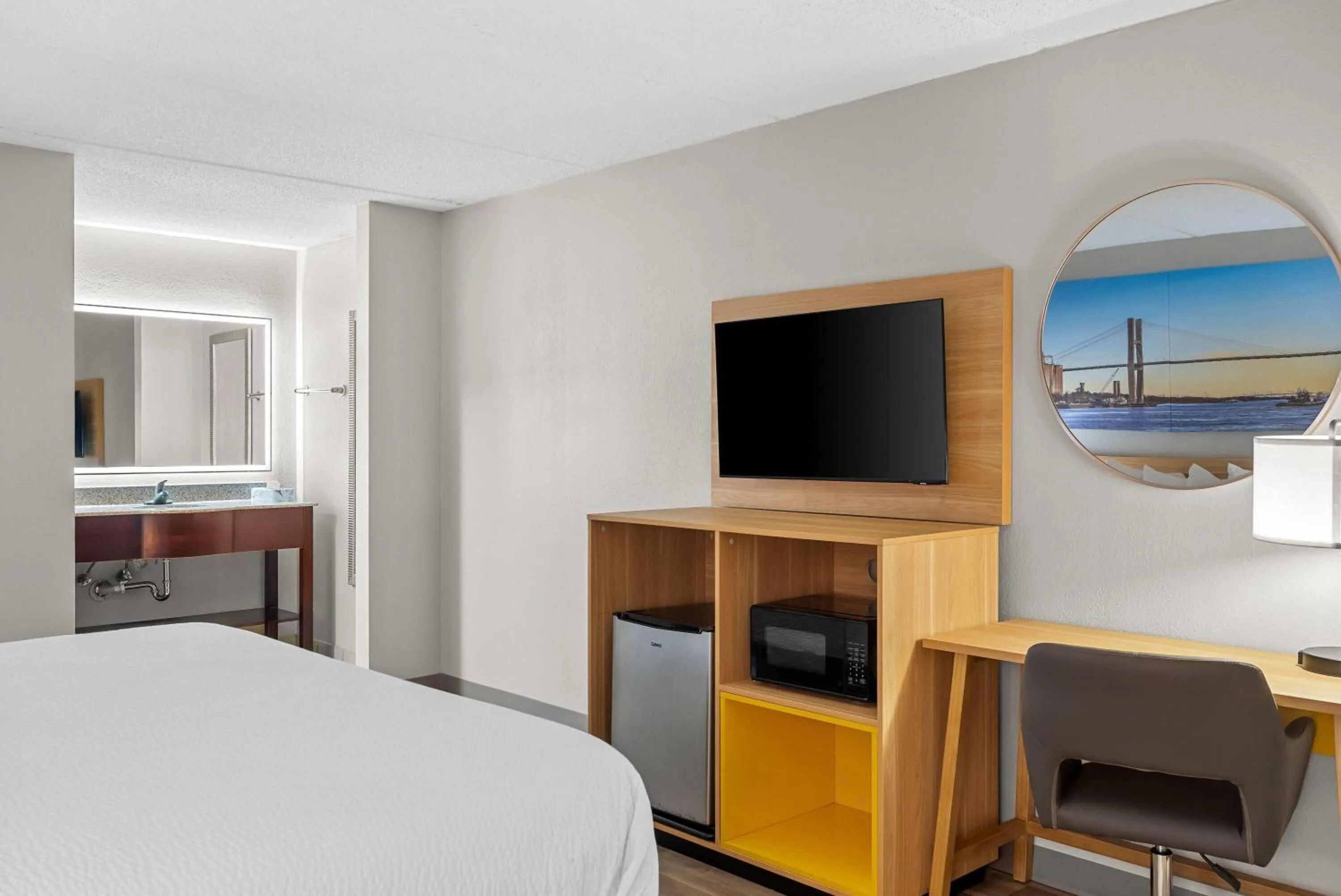 Bed in Days Inn by Wyndham Statesboro