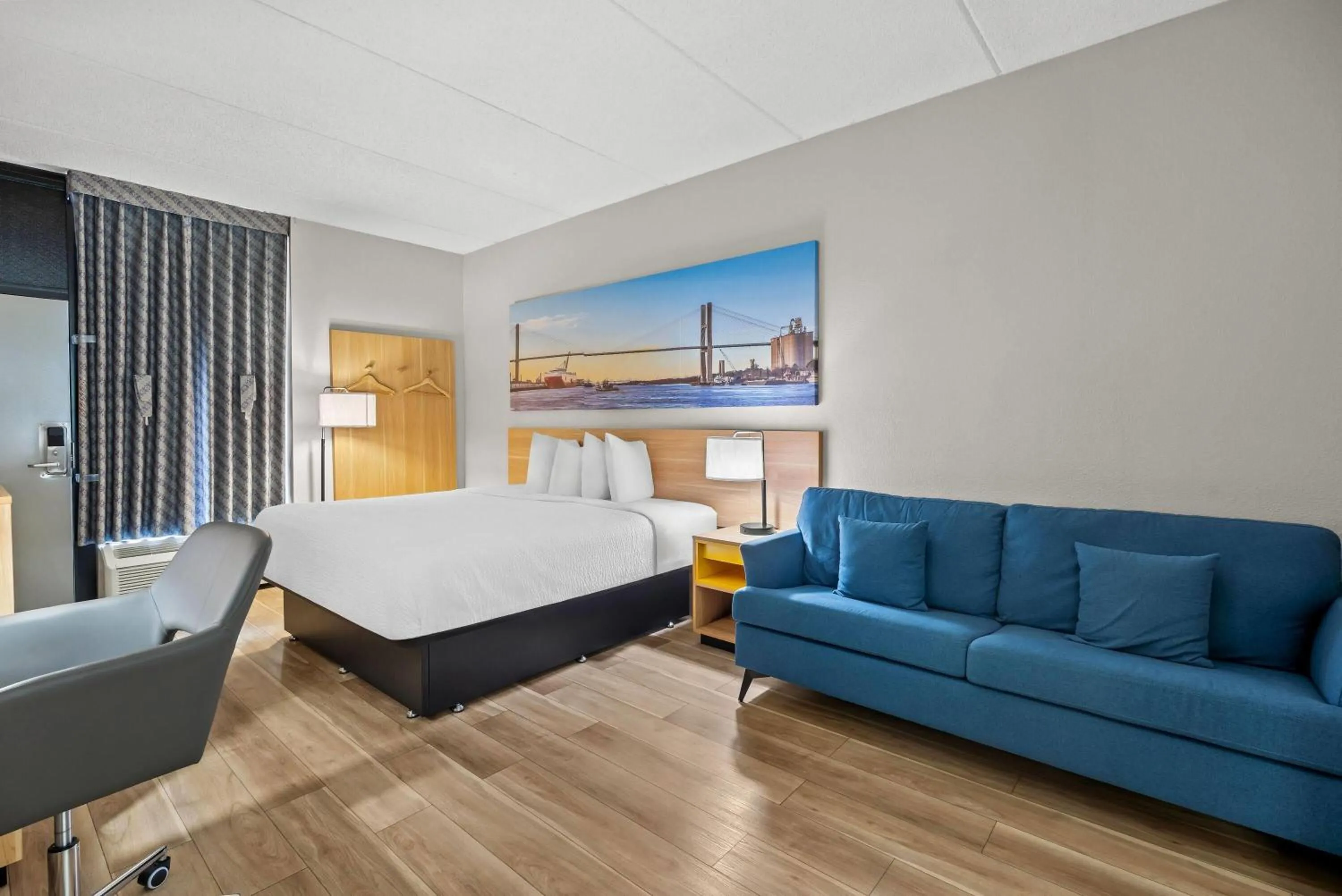 Bed in Days Inn by Wyndham Statesboro