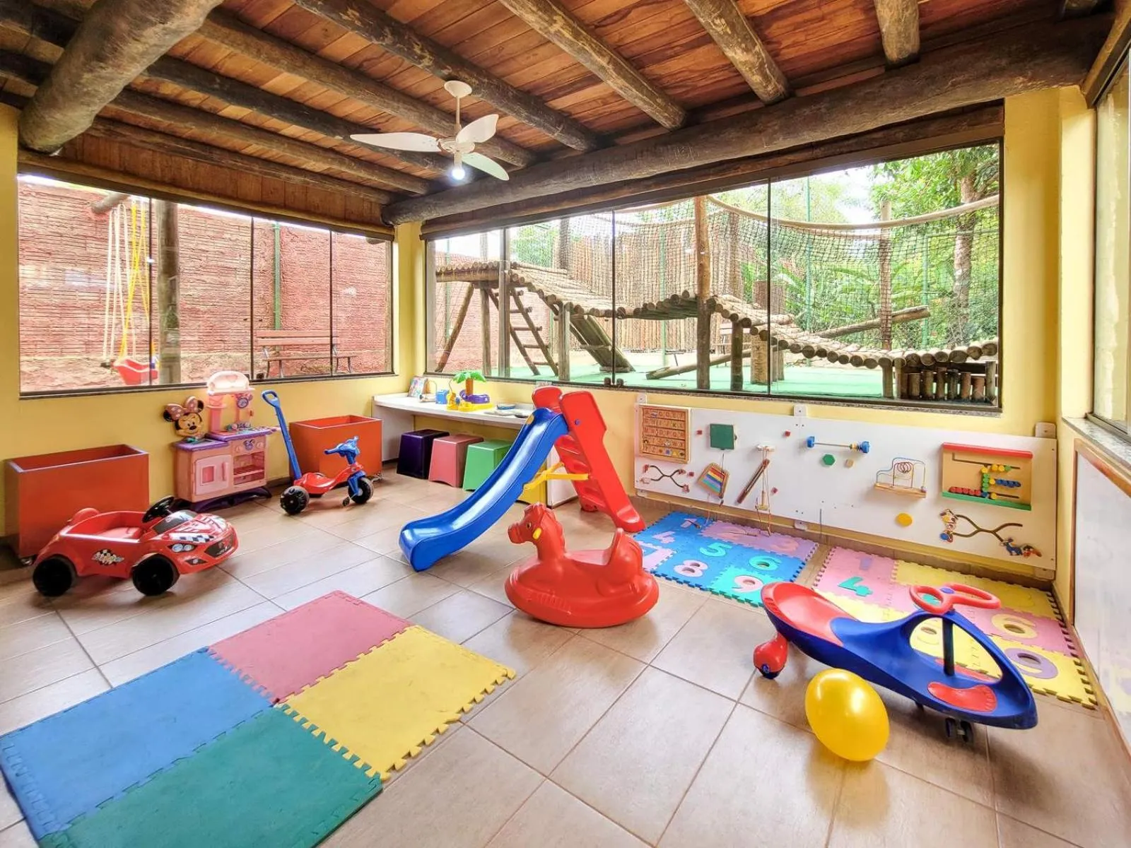 children in Hotel Pousada Águas de Bonito