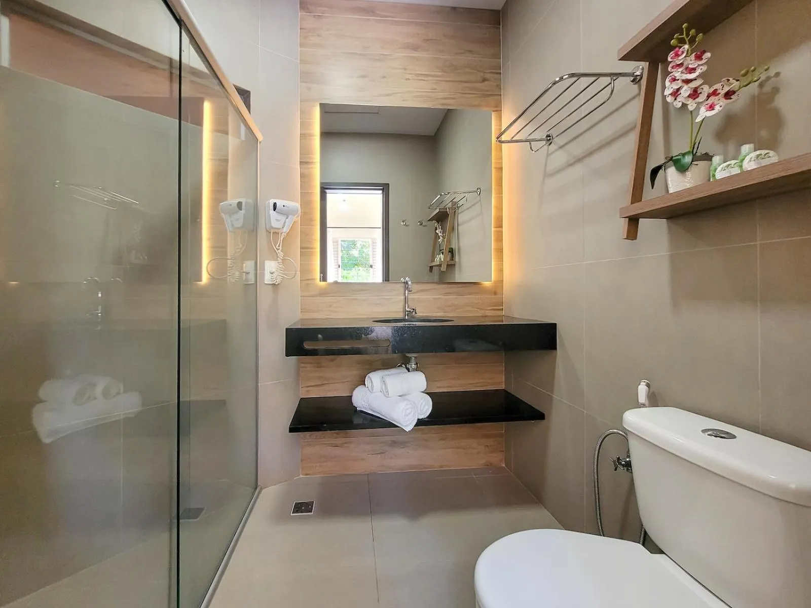 Shower in Hotel Pousada Águas de Bonito