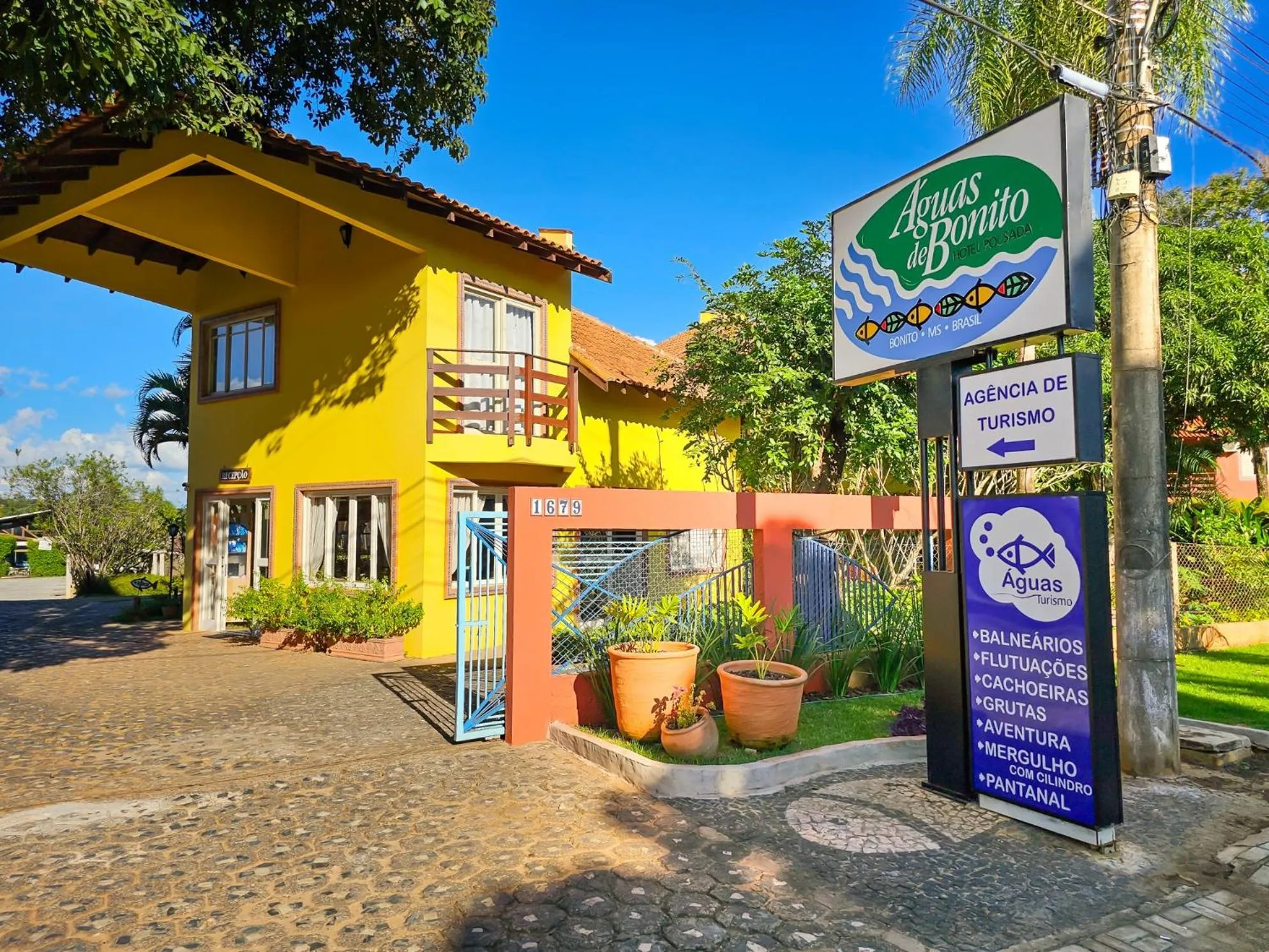 Facade/entrance in Hotel Pousada Águas de Bonito