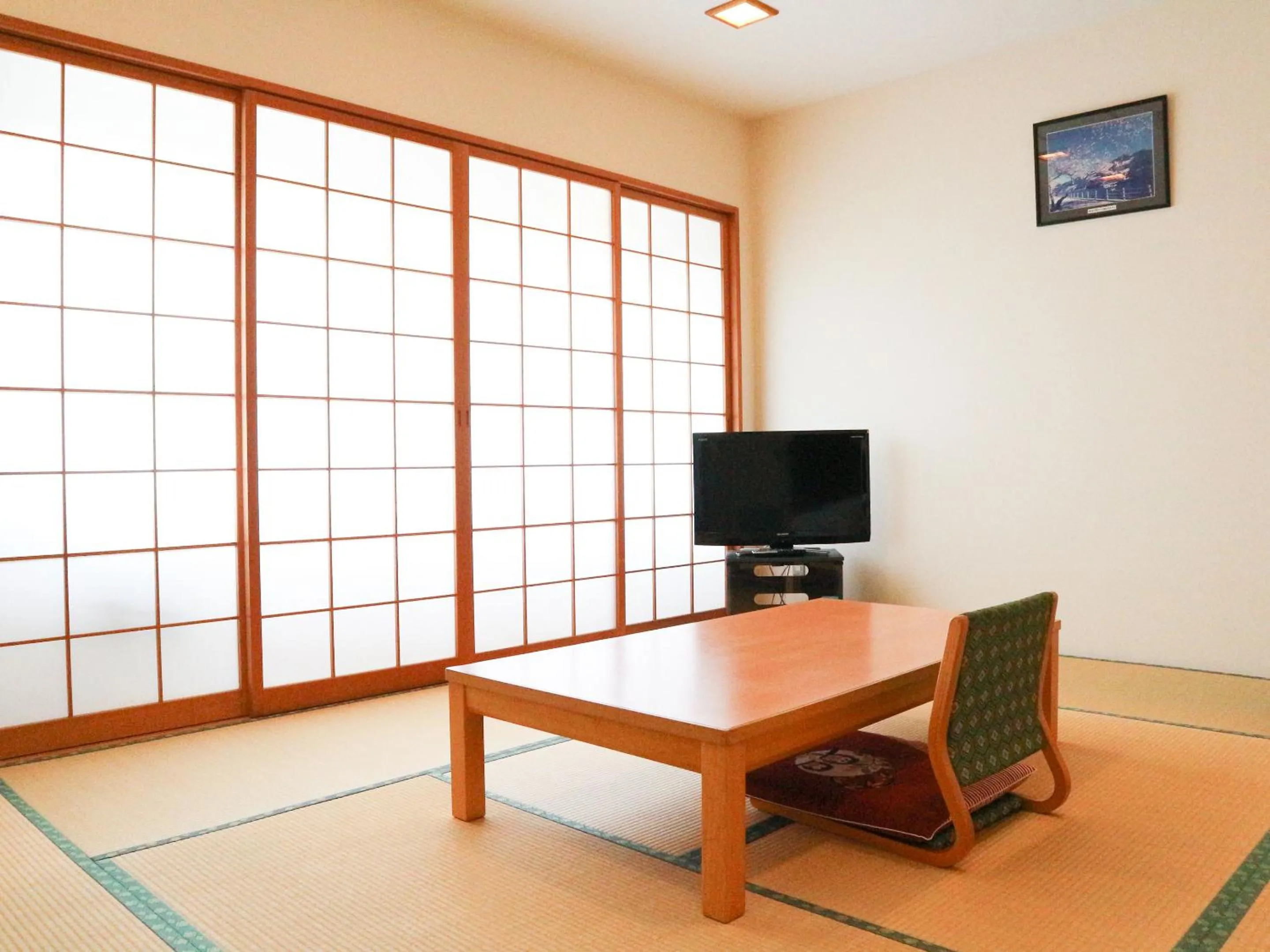Photo of the whole room in momijigawa onsen