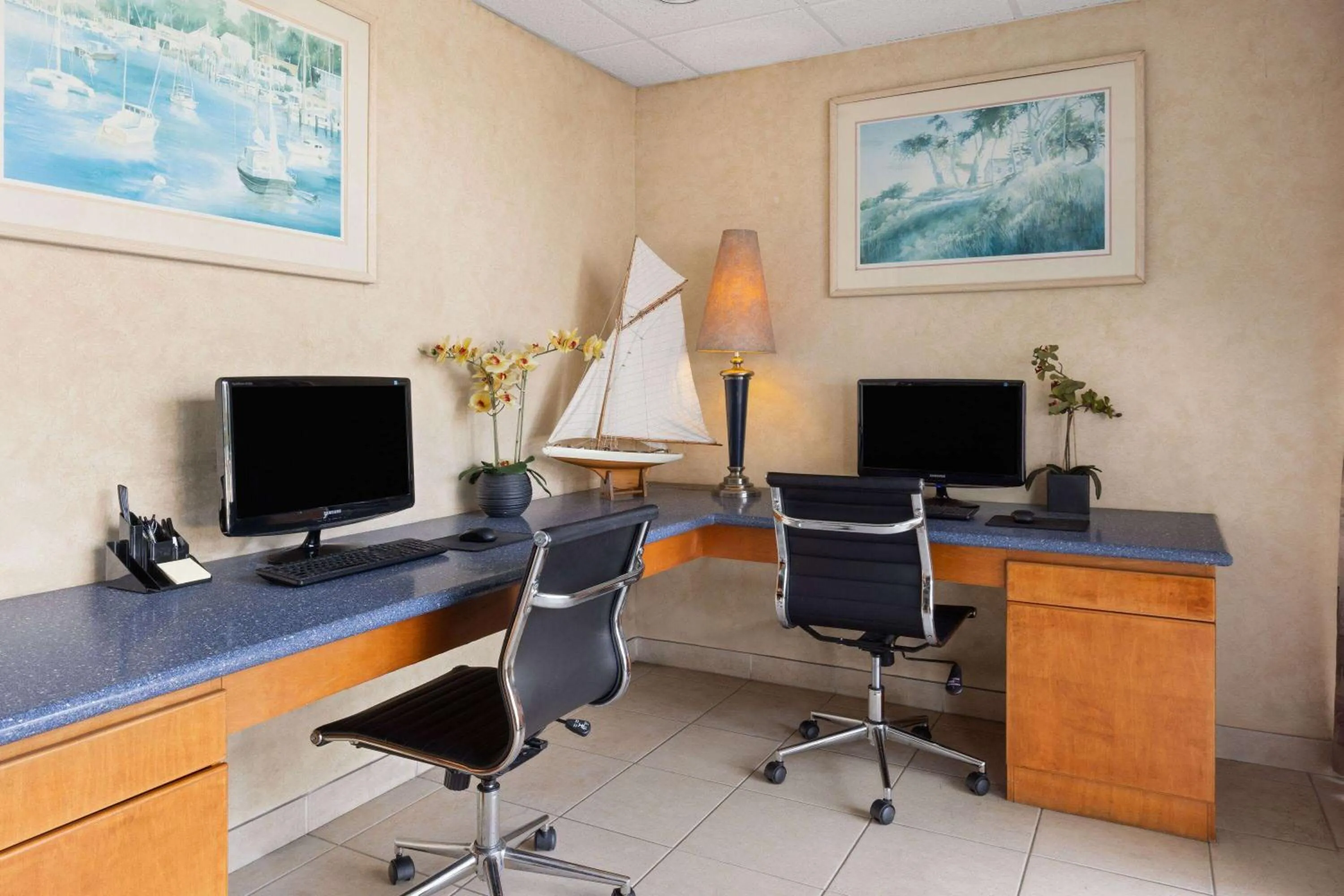 Business facilities in Travelodge by Wyndham Monterey Bay