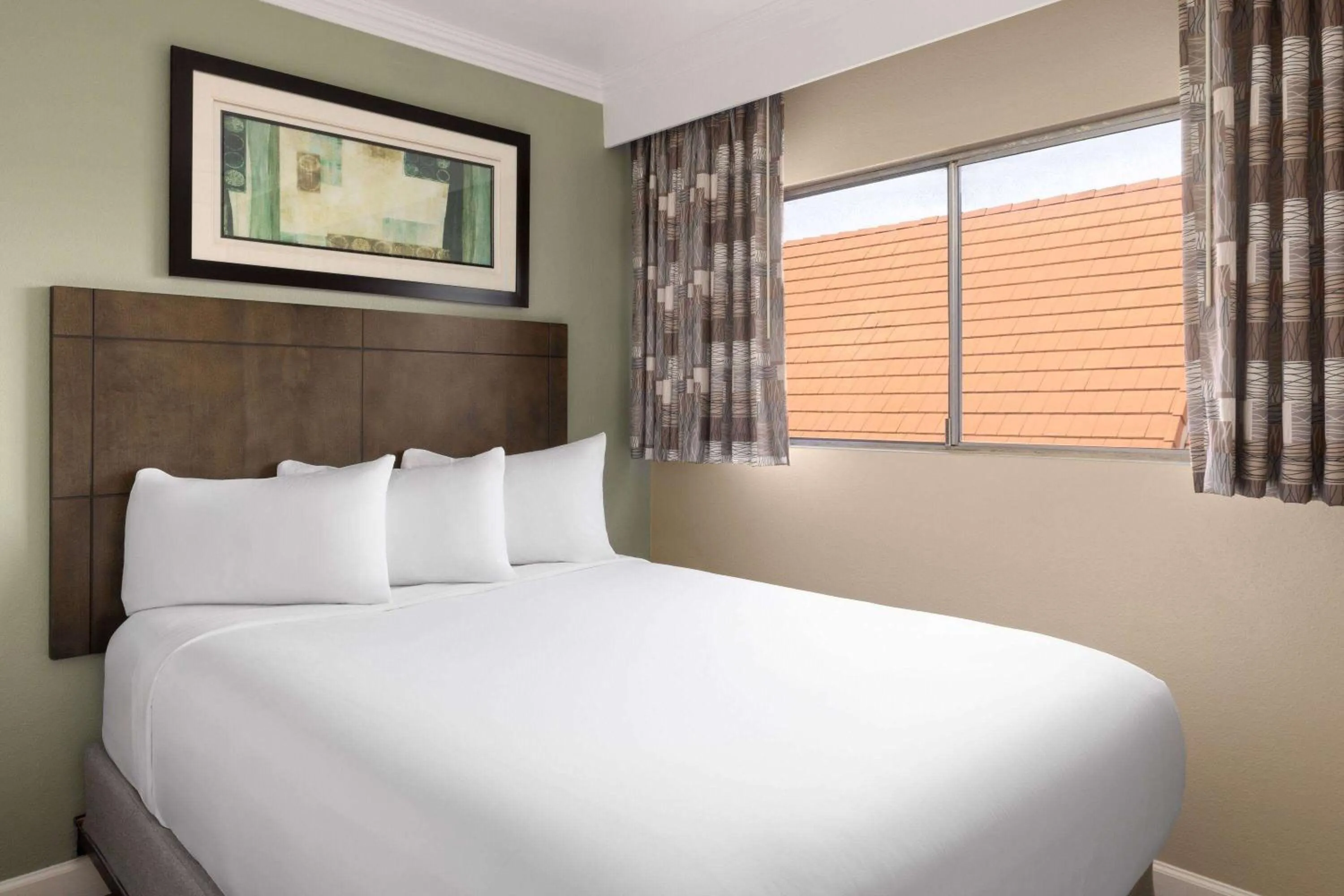 Photo of the whole room, Bed in Travelodge by Wyndham Monterey Bay