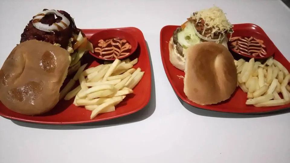 Restaurant/places to eat in Villa Peralta Inn