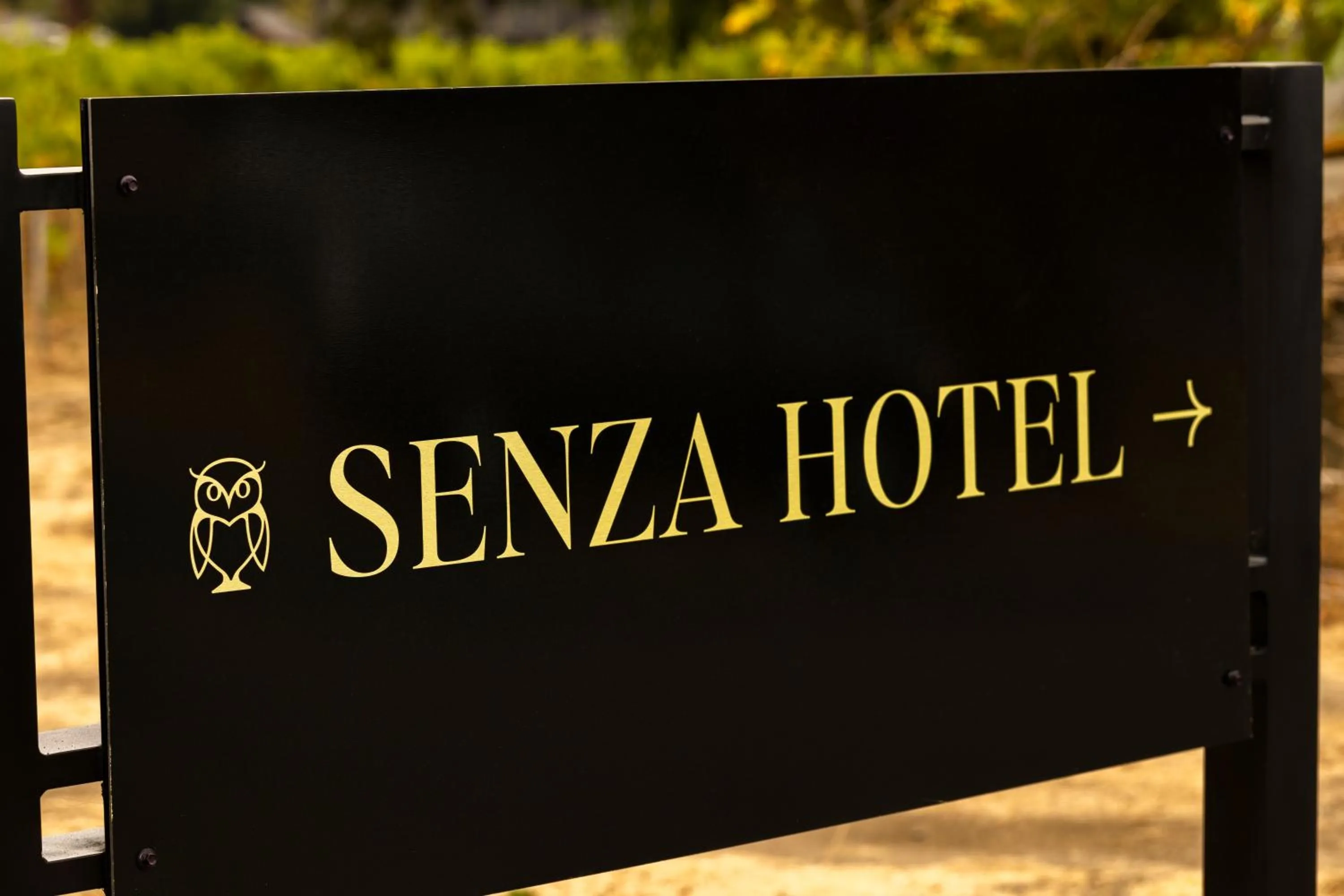 Logo/Certificate/Sign in SENZA Hotel