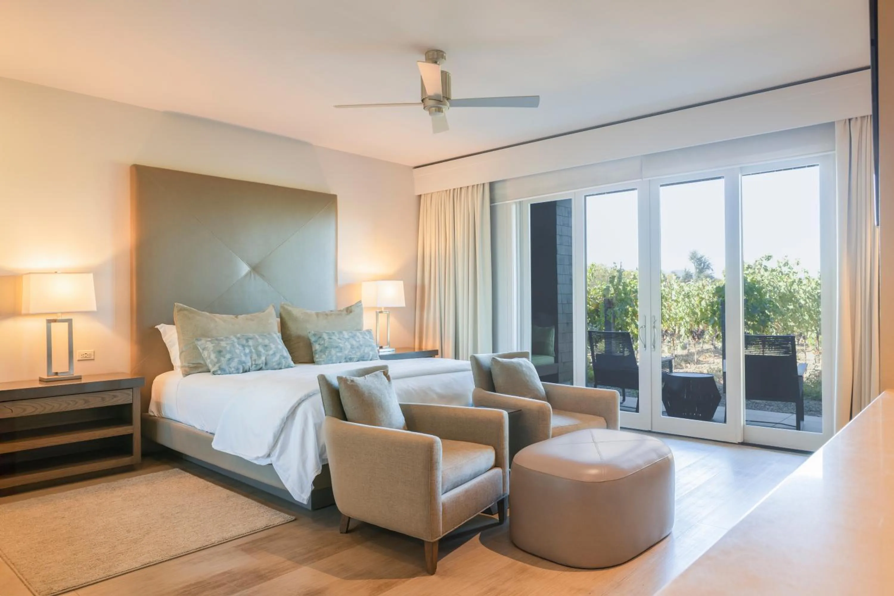 Photo of the whole room, Bed in SENZA Hotel