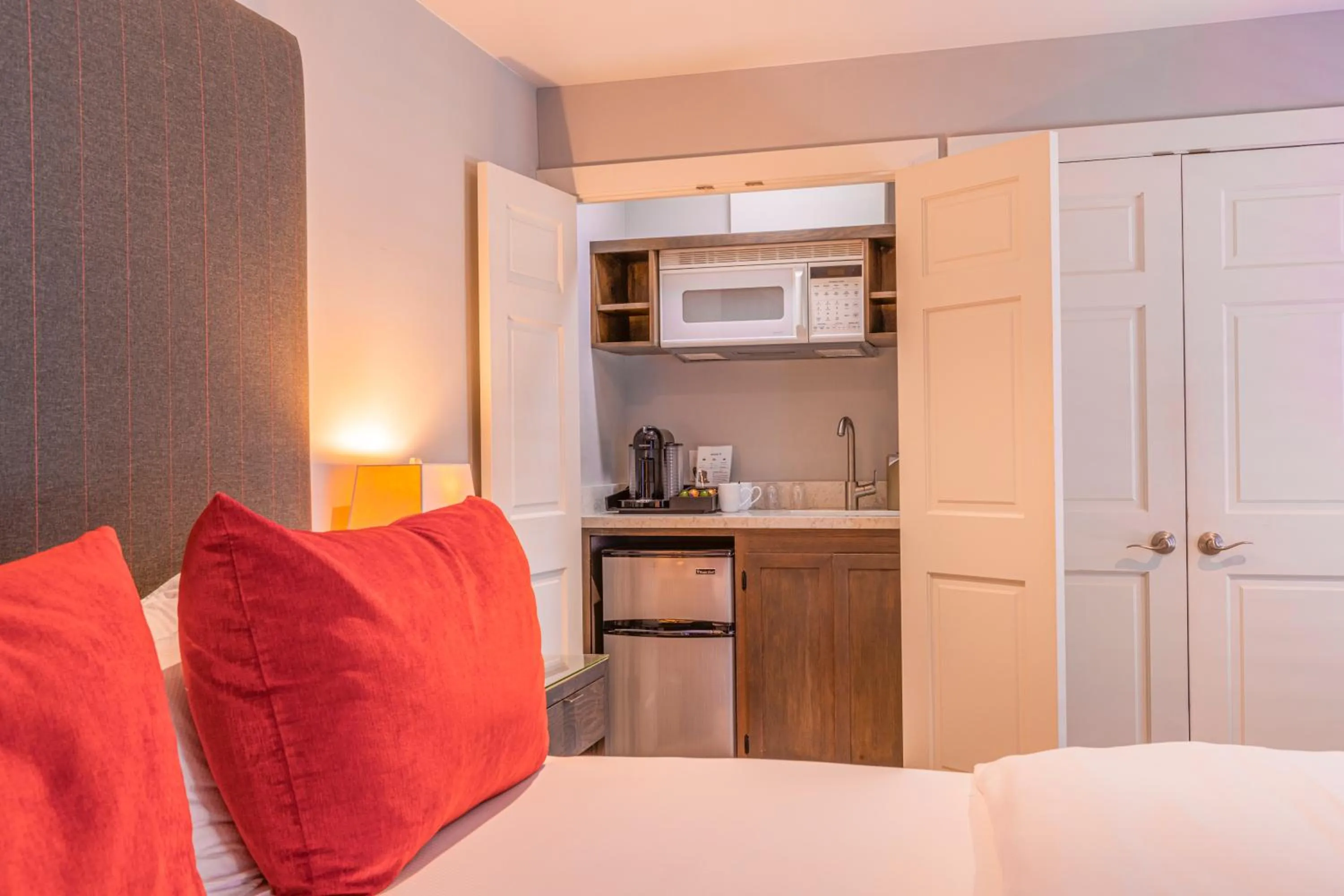 Bedroom, Bed in SENZA Hotel