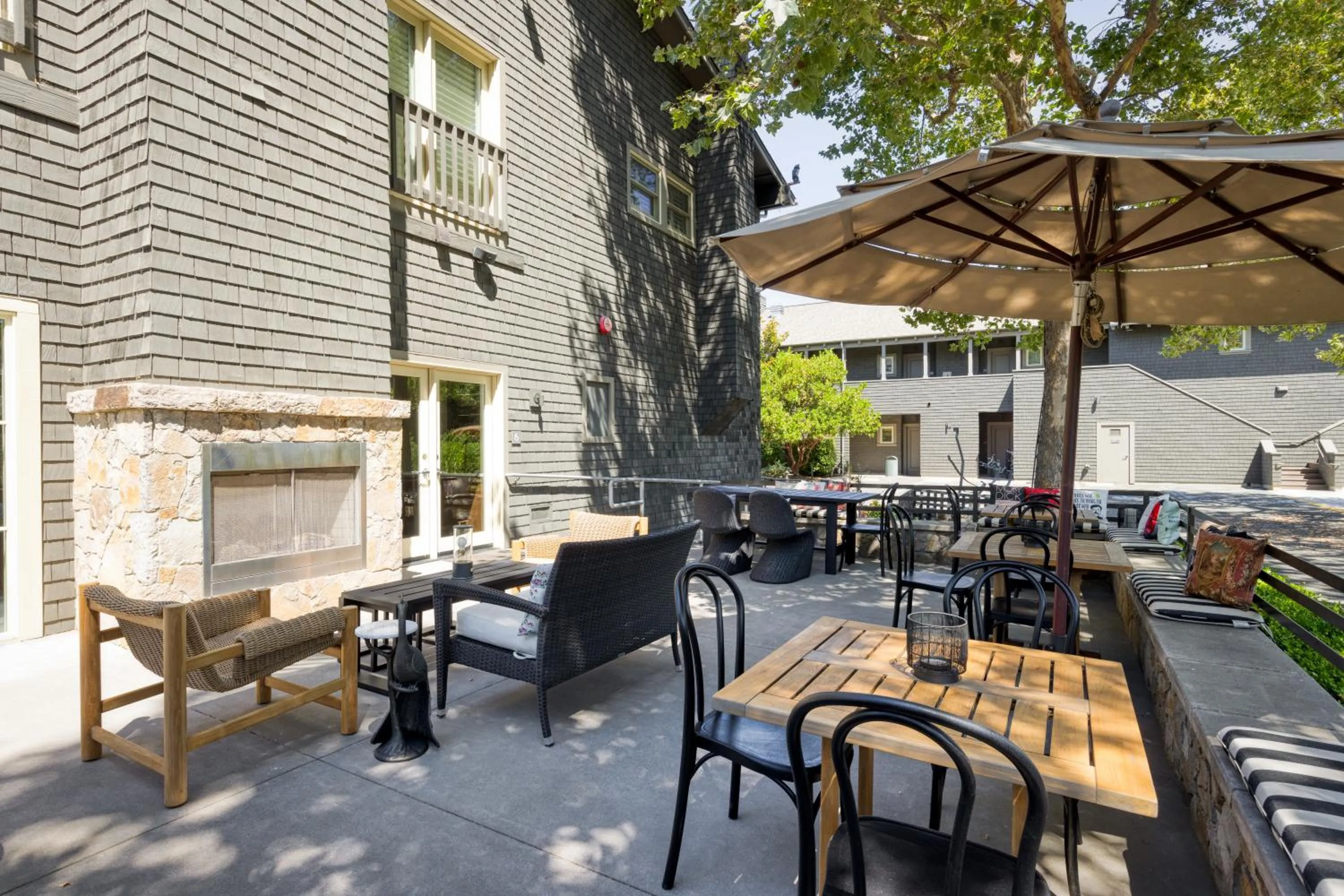 Patio in SENZA Hotel