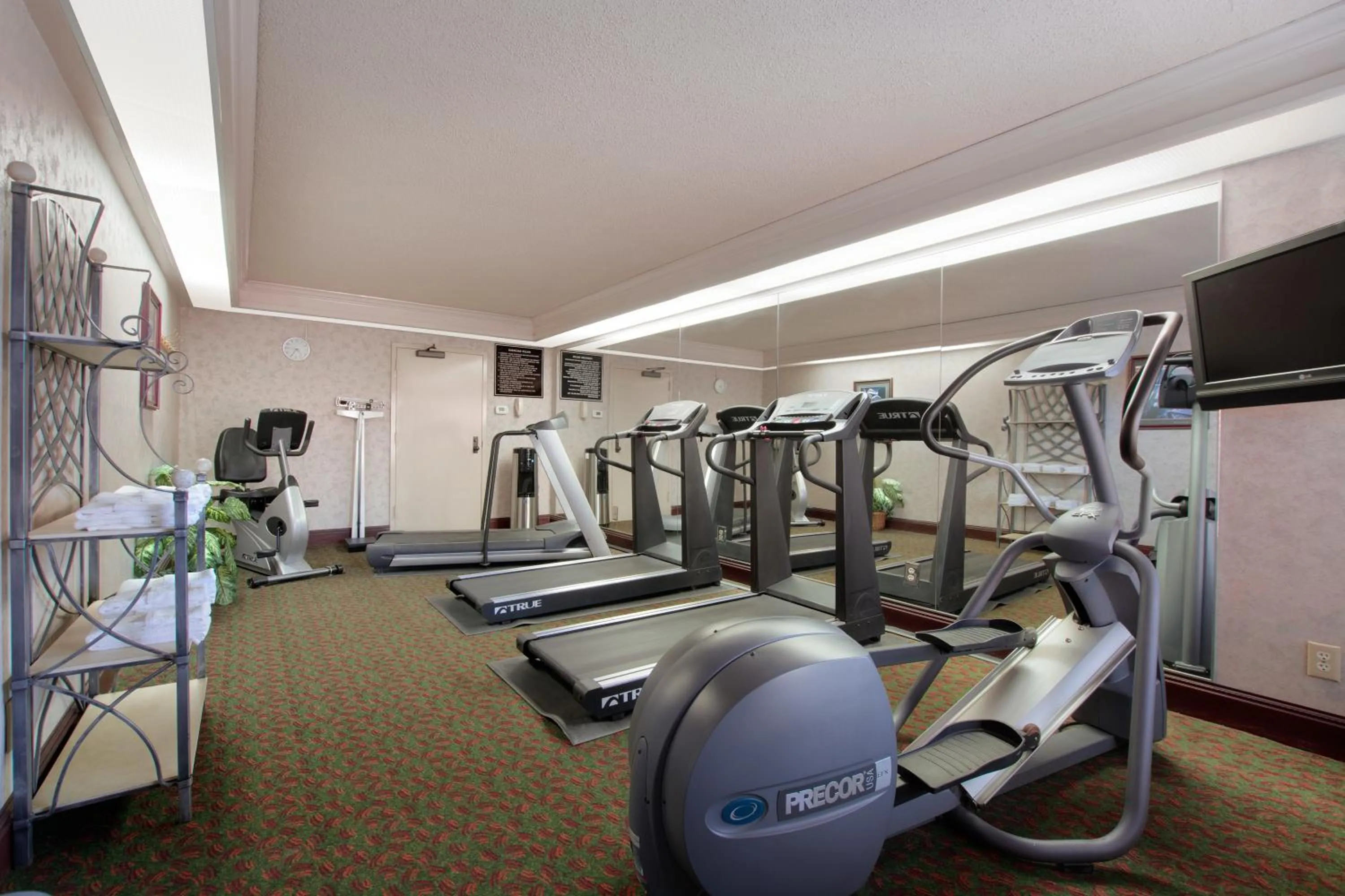Fitness centre/facilities in Days Inn by Wyndham Longview South