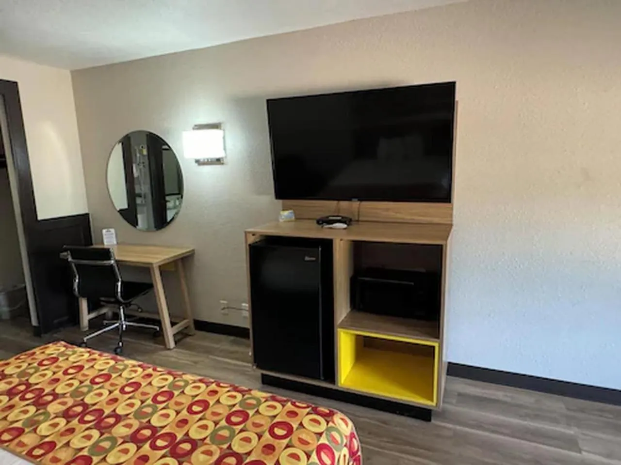 TV and multimedia, Bed in Days Inn by Wyndham Longview South