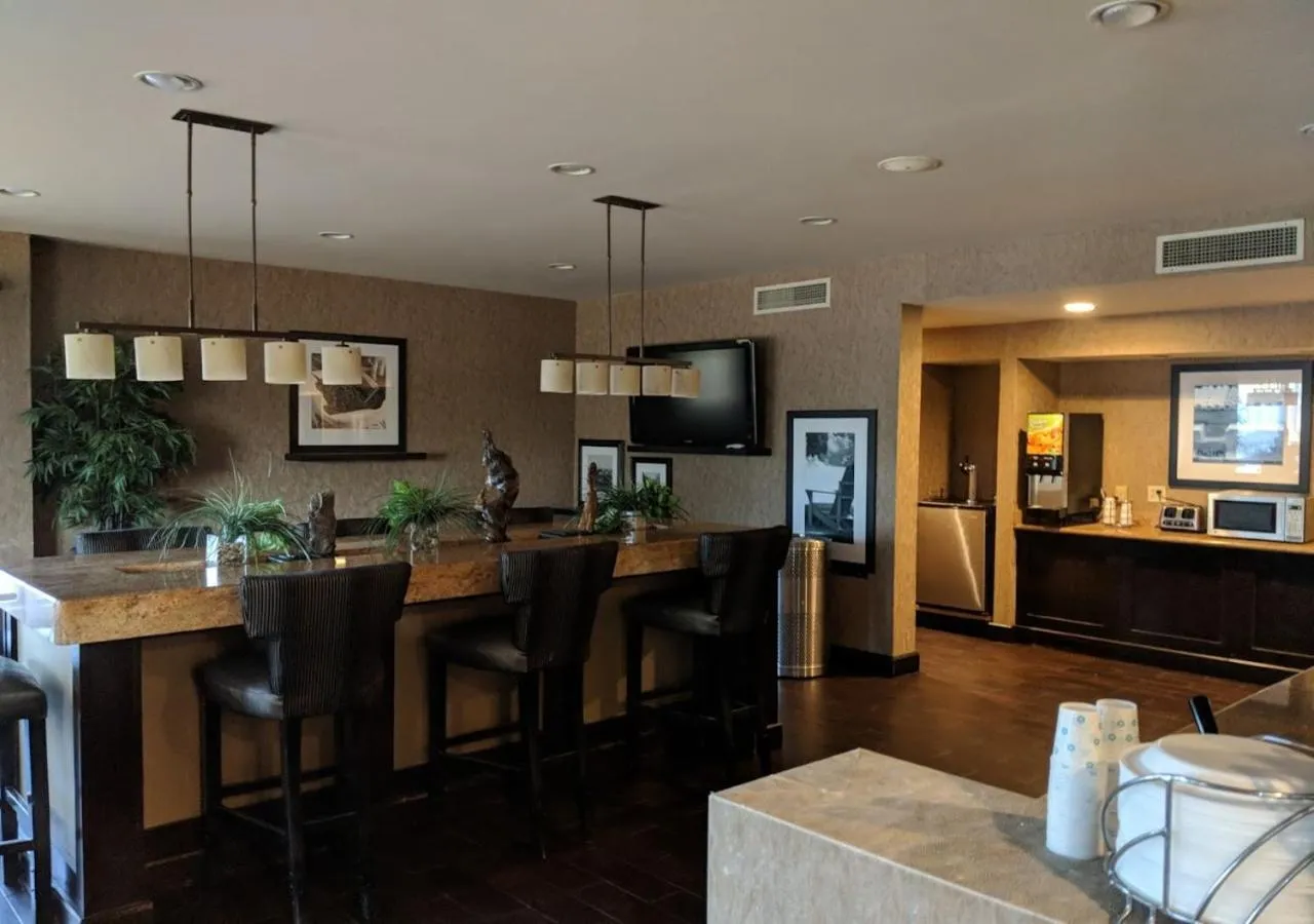 Breakfast in Days Inn by Wyndham Longview South