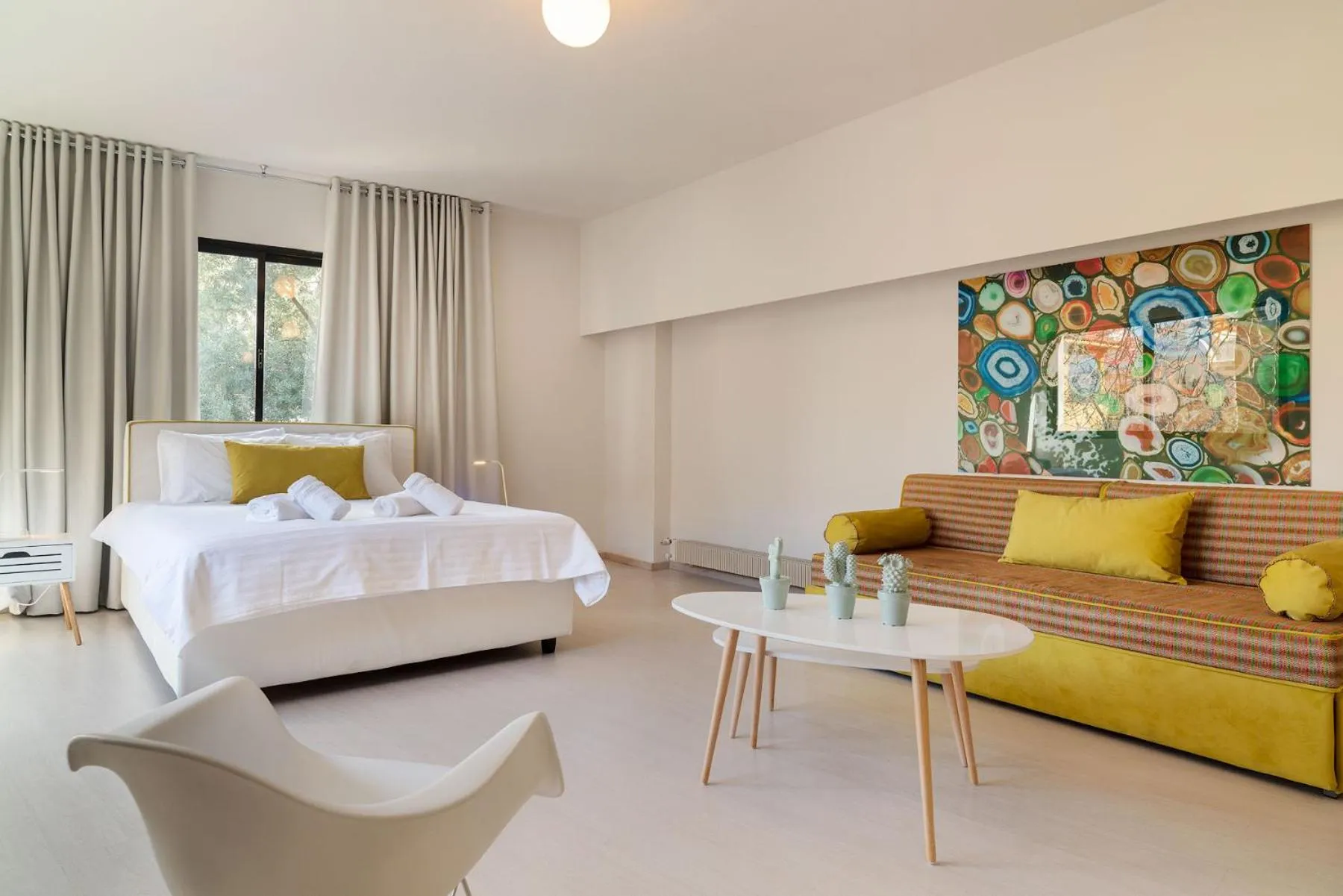 Living room, Bed in Plaka Heart