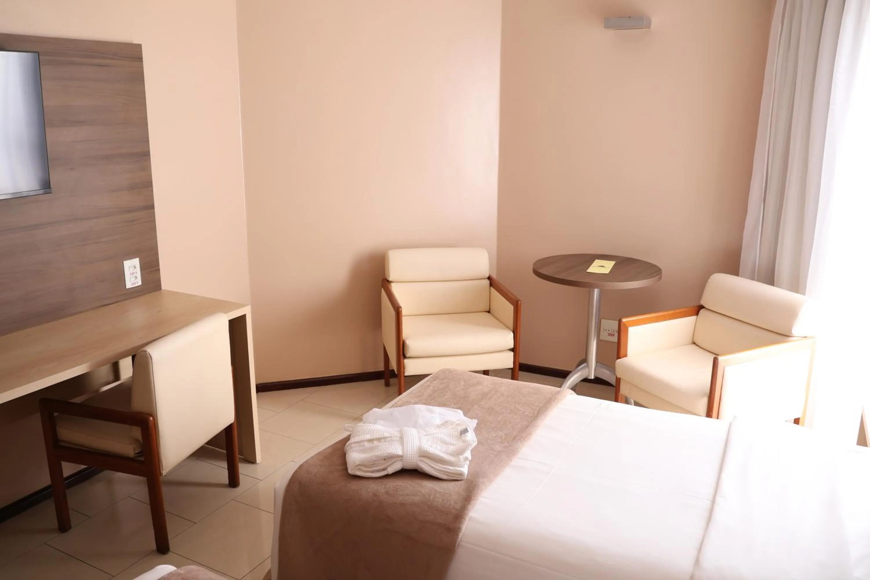 Bedroom, Bed in Hotel Princesa Louçã