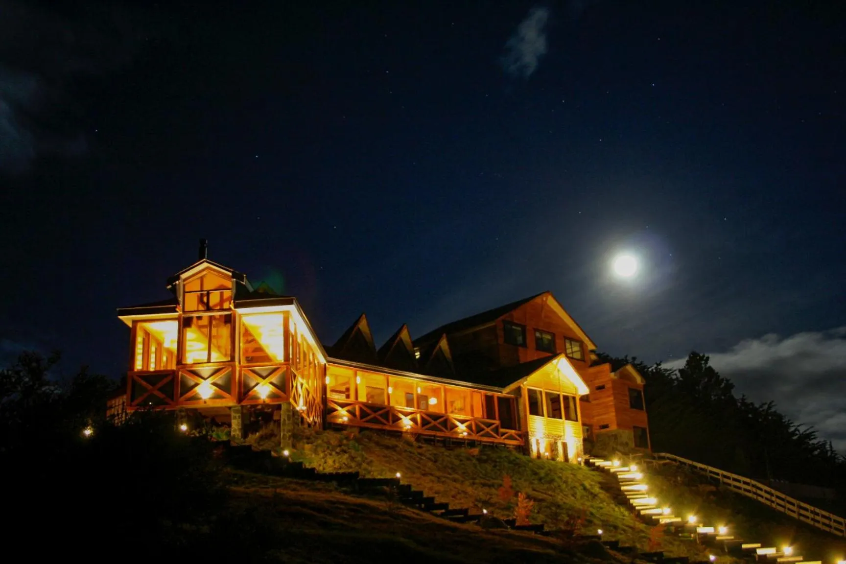Property building in Weskar Lodge Hotel