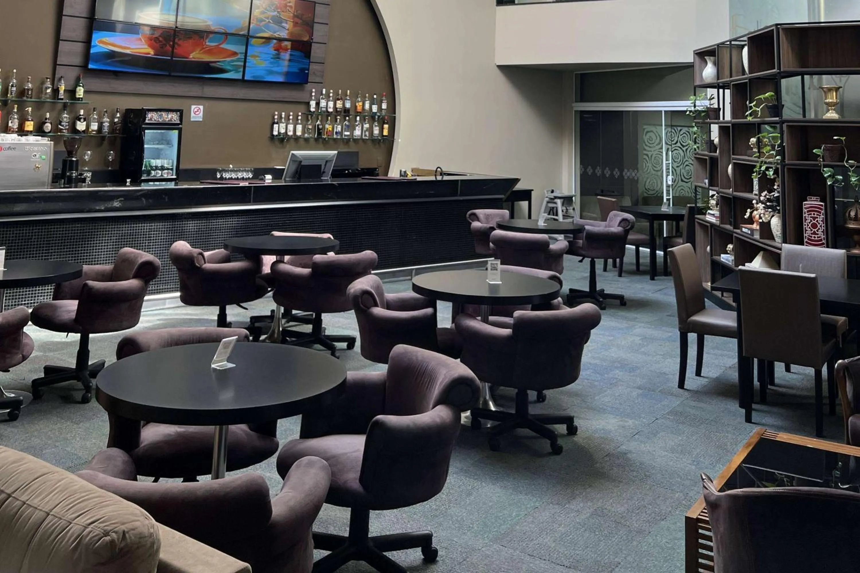 Restaurant/places to eat in Wyndham Golden Foz Suítes