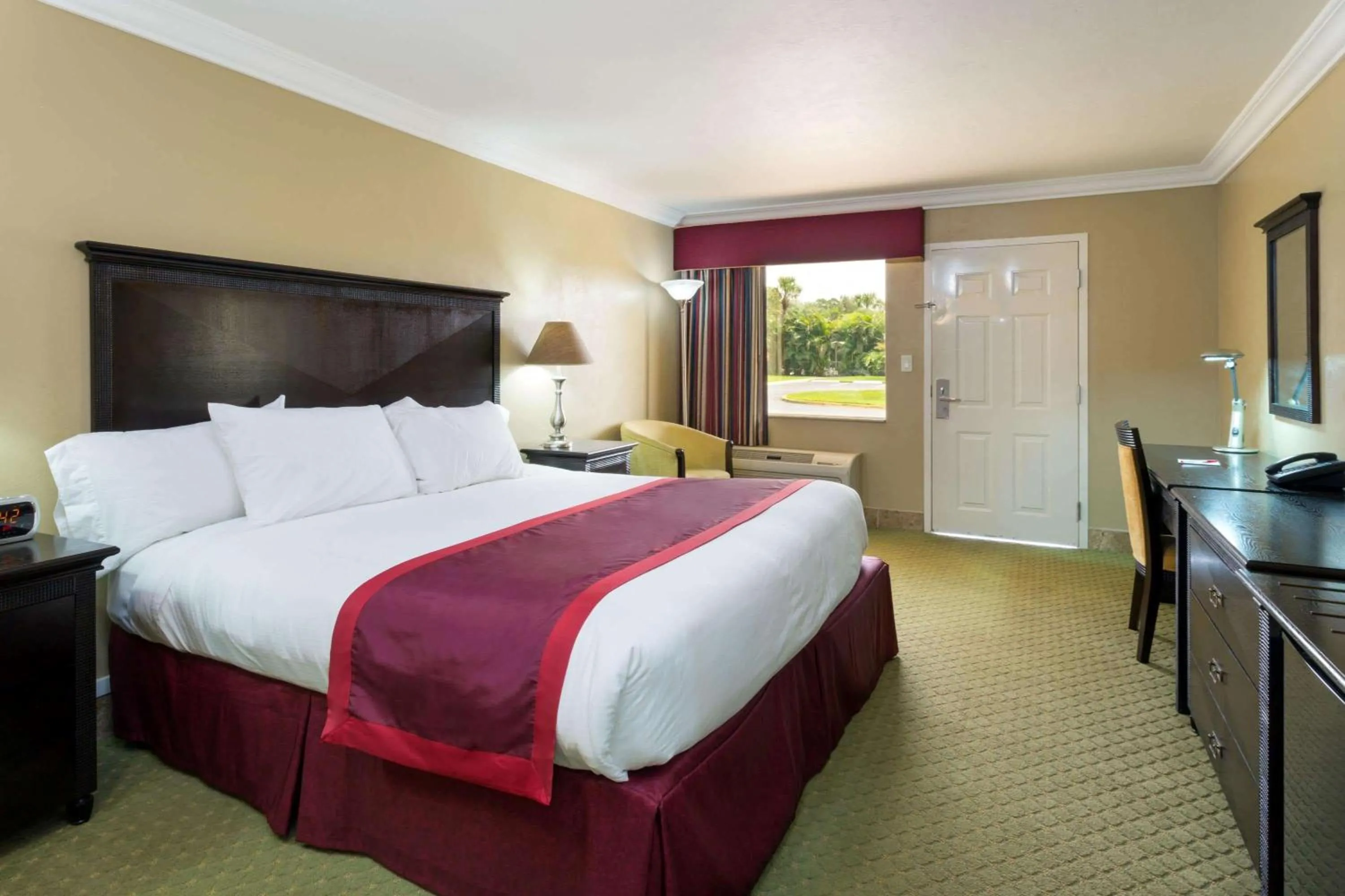 Photo of the whole room, Bed in Ramada by Wyndham Lake Placid