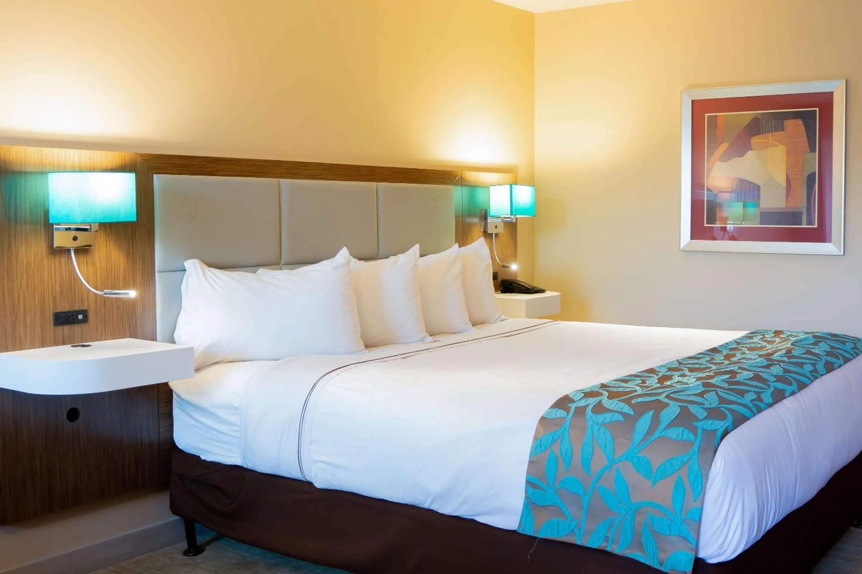 Bedroom in Hotel Tucson City Center, an Ascend Hotel Collection Member