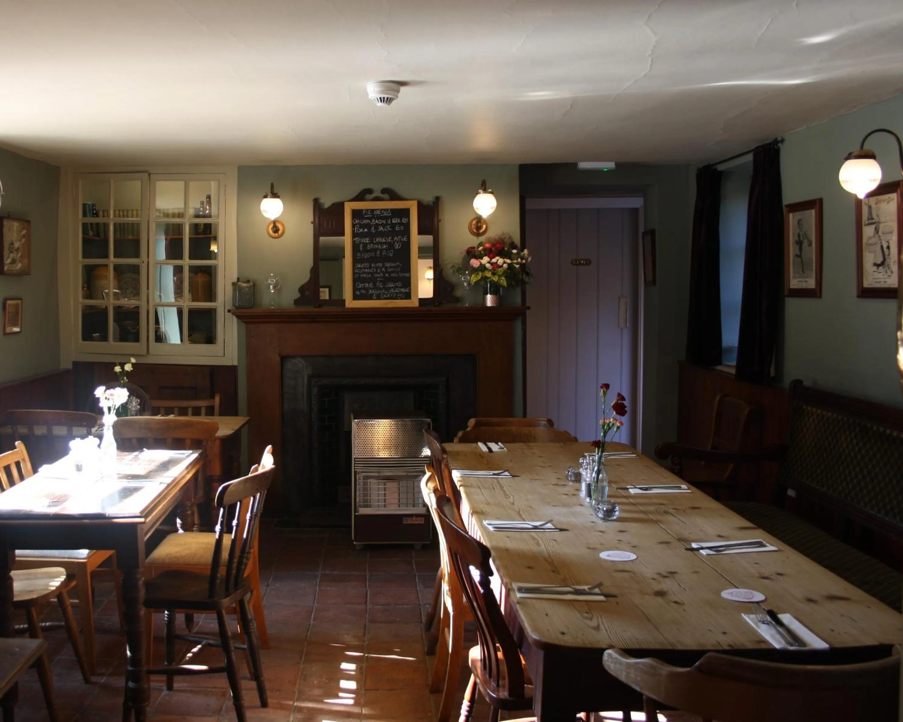 Lounge or bar in The Three Horseshoes