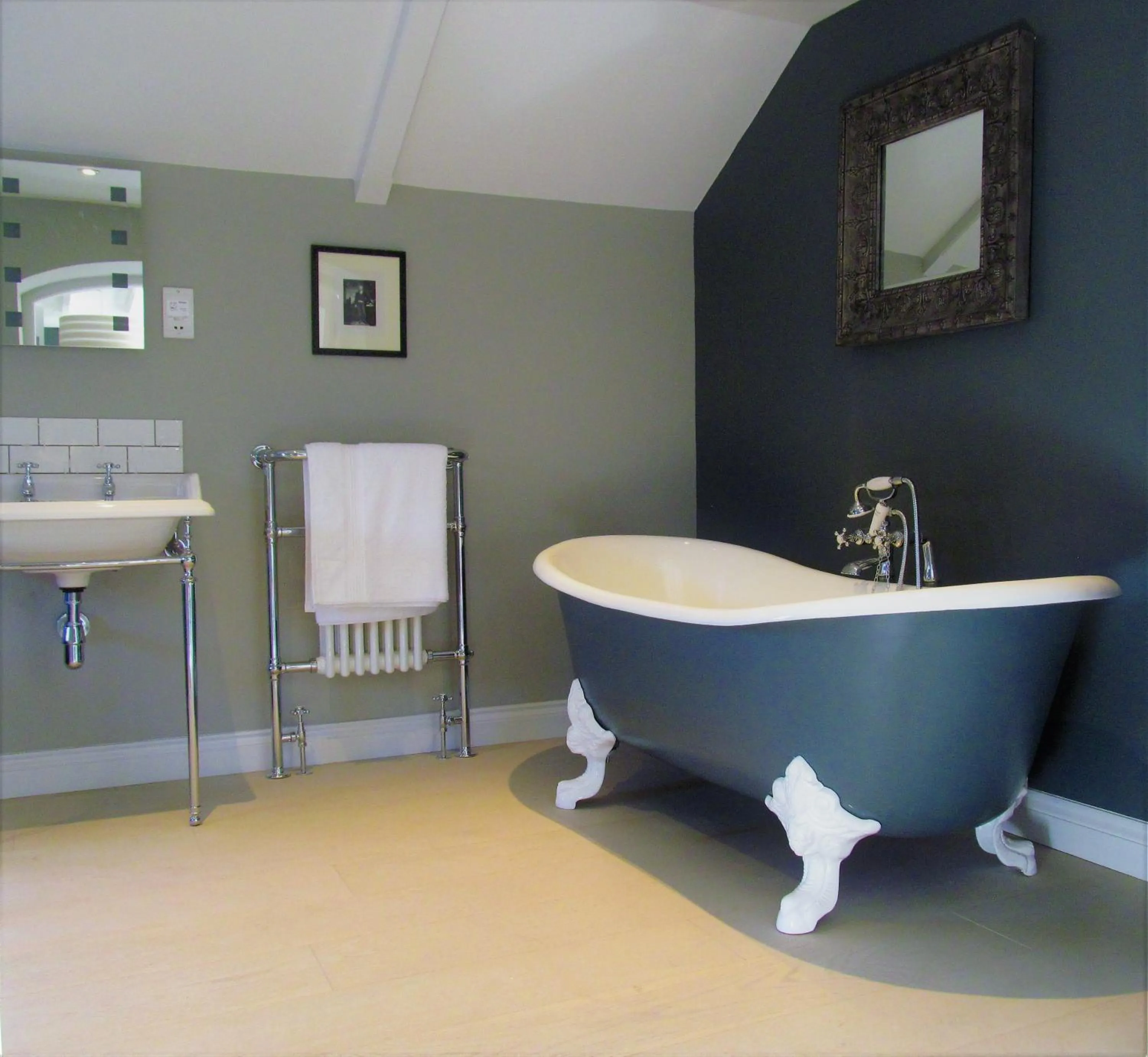 Bathroom in The Three Horseshoes