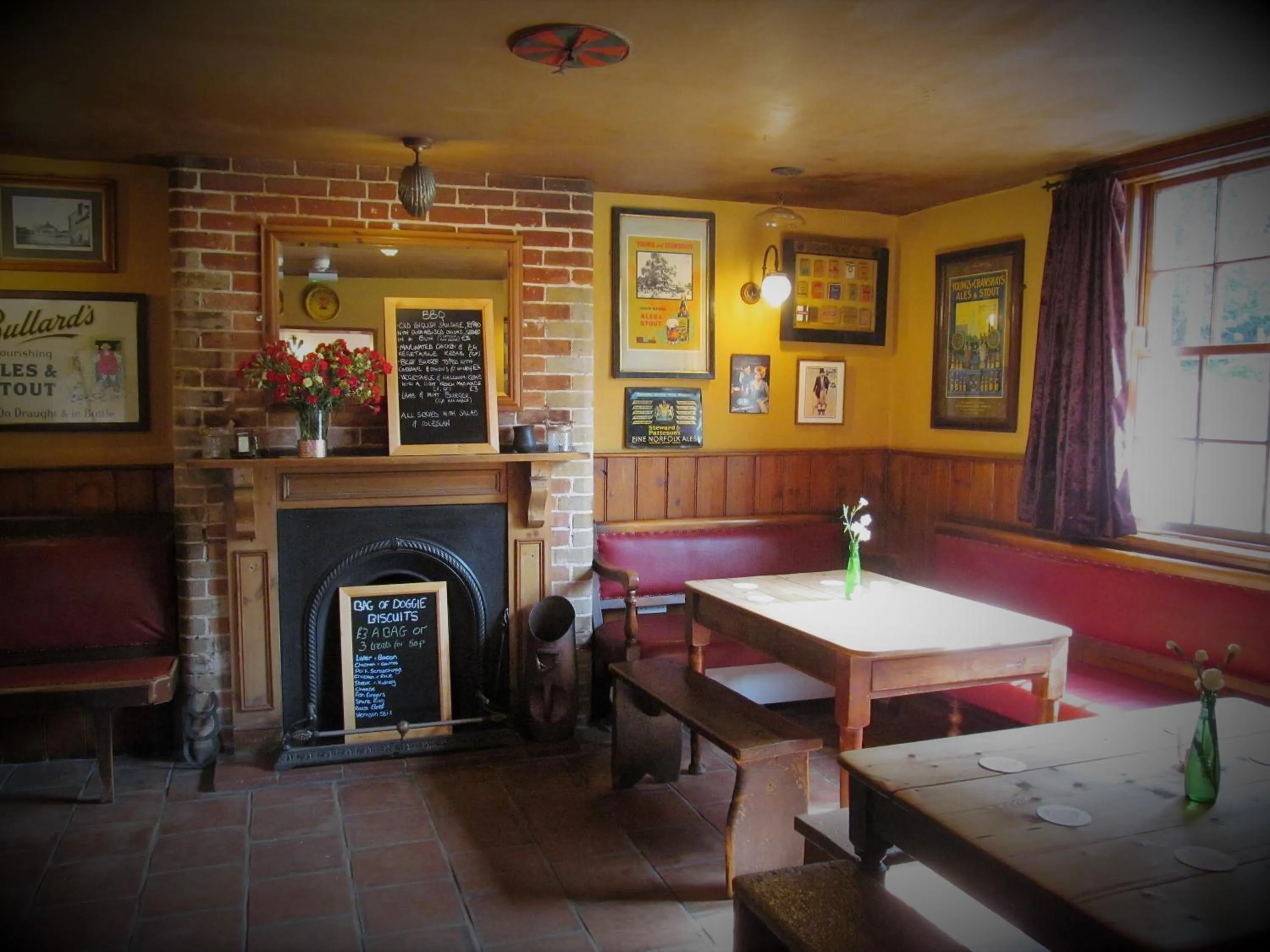 Lounge or bar in The Three Horseshoes