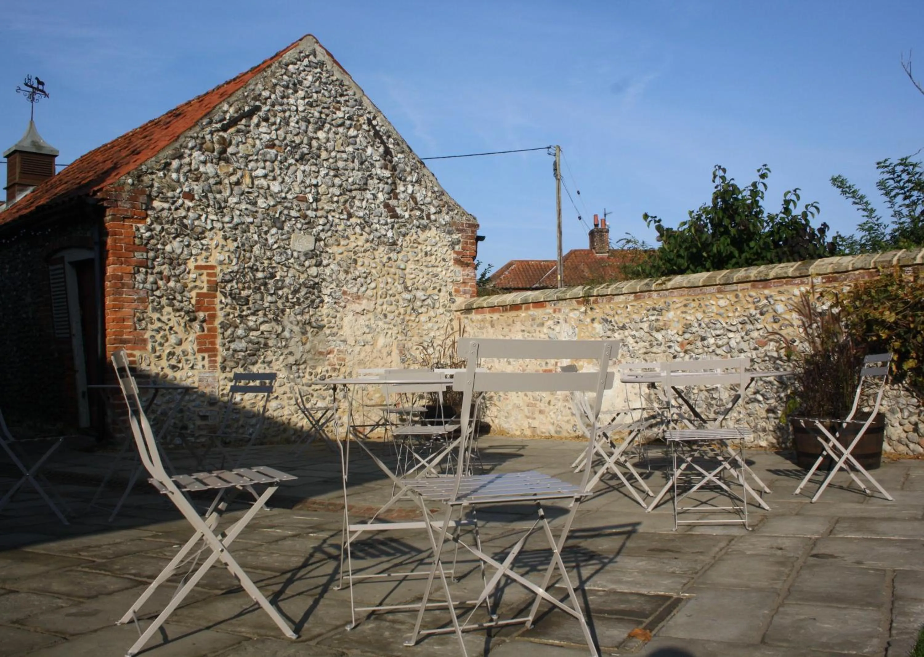 Patio in The Three Horseshoes