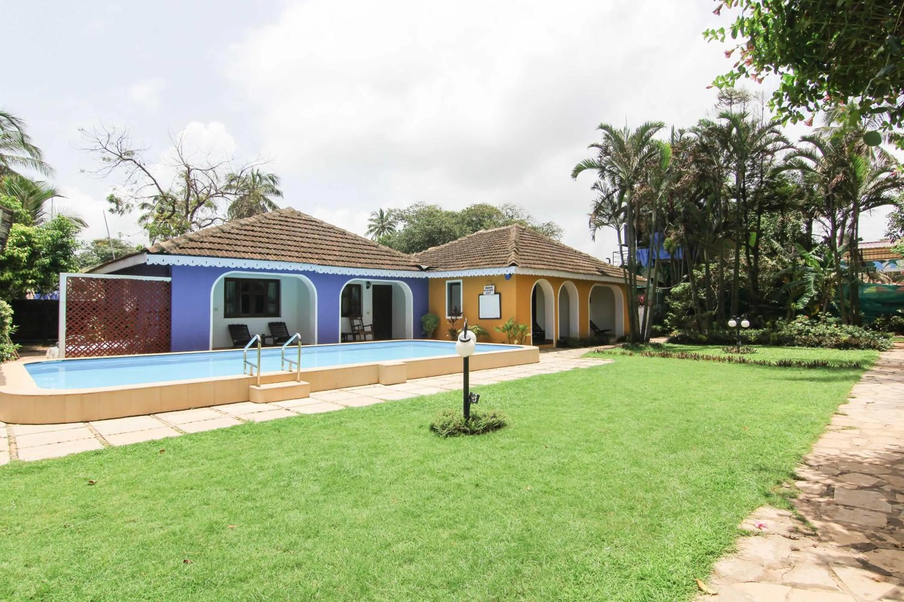 Property building in Baia Do Sol - Beach boutique