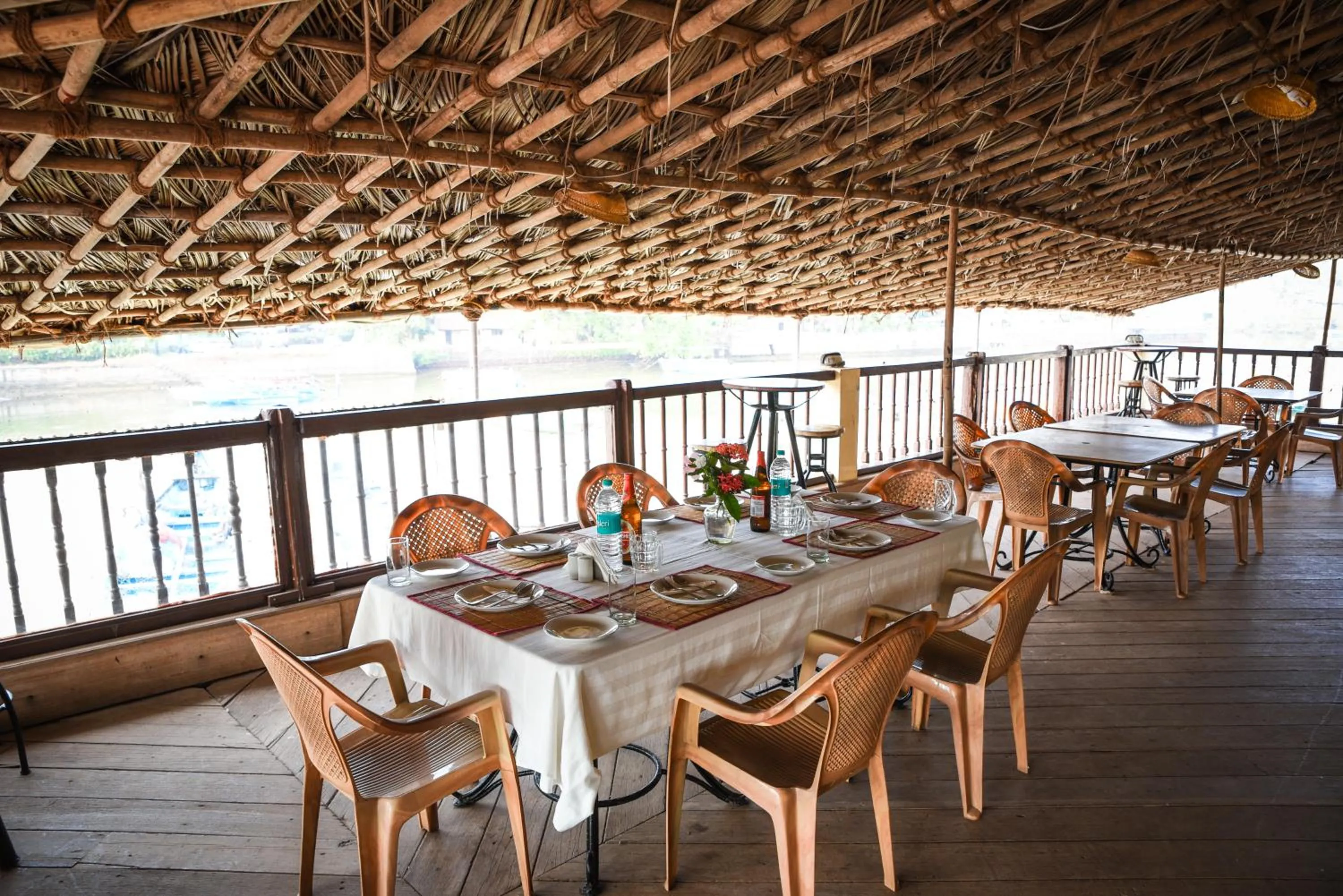 Restaurant/places to eat in Baia Do Sol - Beach boutique