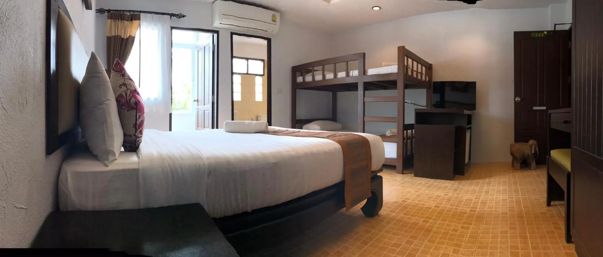 Bed in Arina Boutique Residence