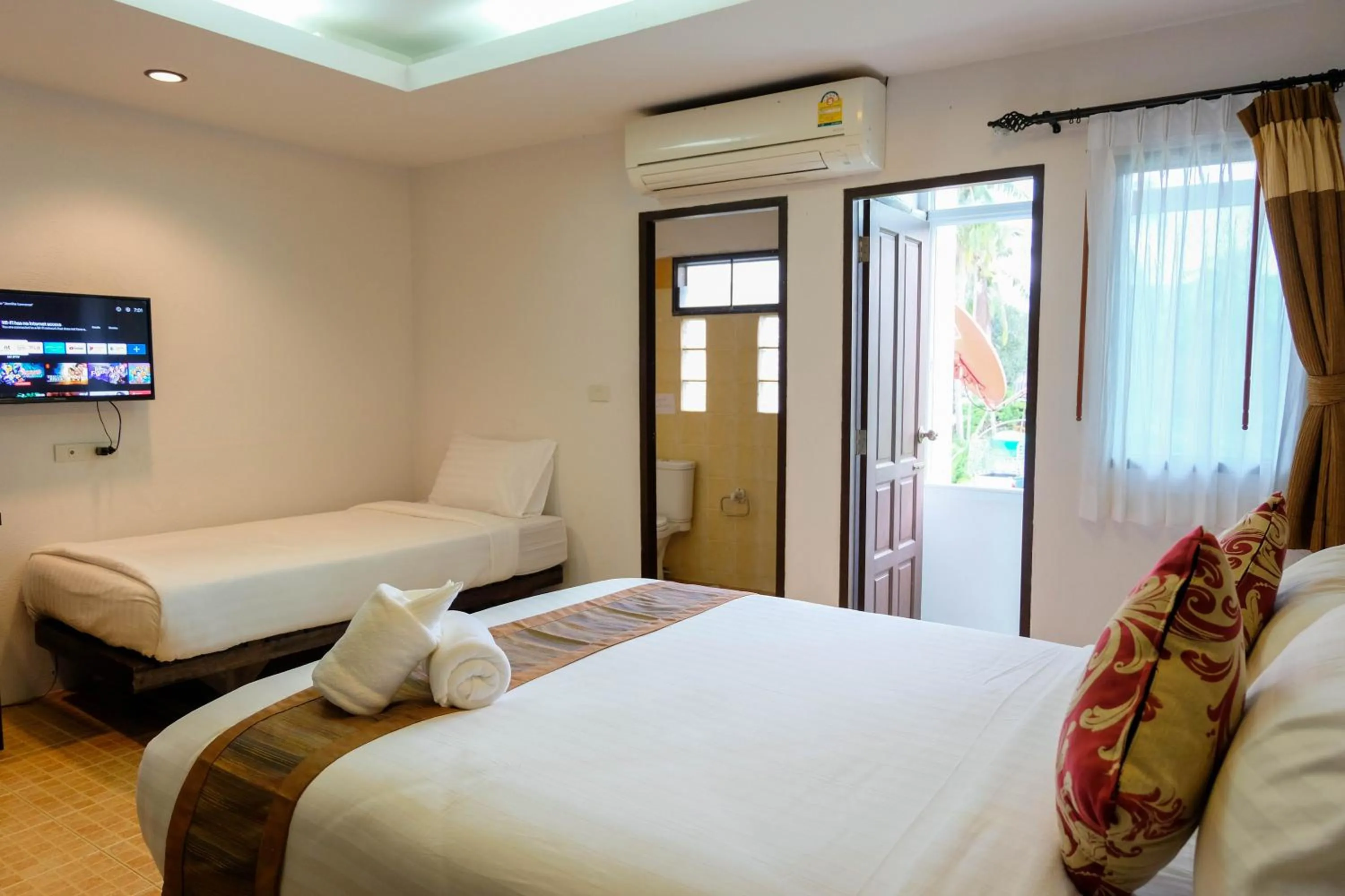 Bed in Arina Boutique Residence