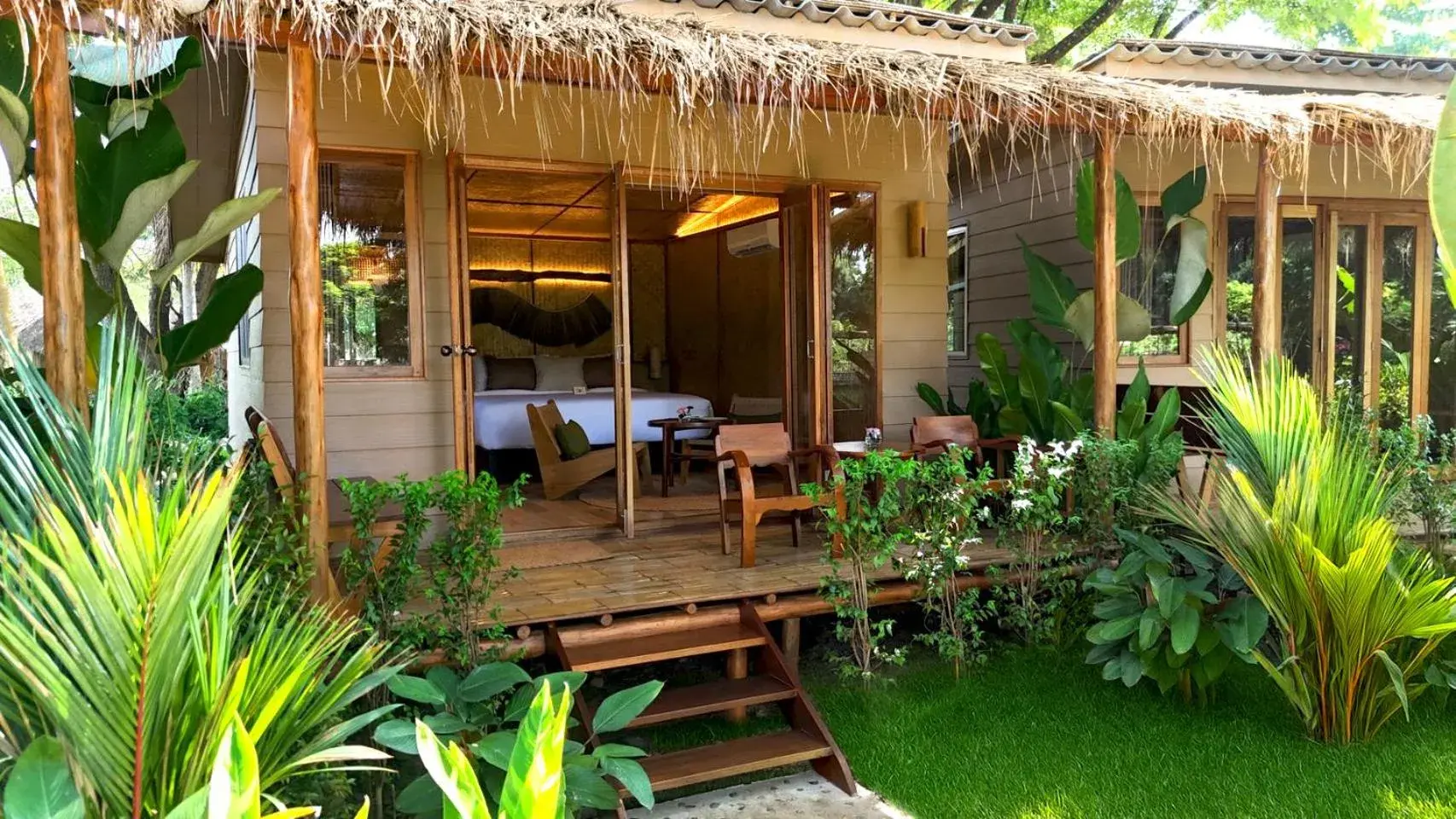 Riverfront Cottage in Pai Village Boutique Resort Riverfront Cottage in Pai Village Boutique Resort