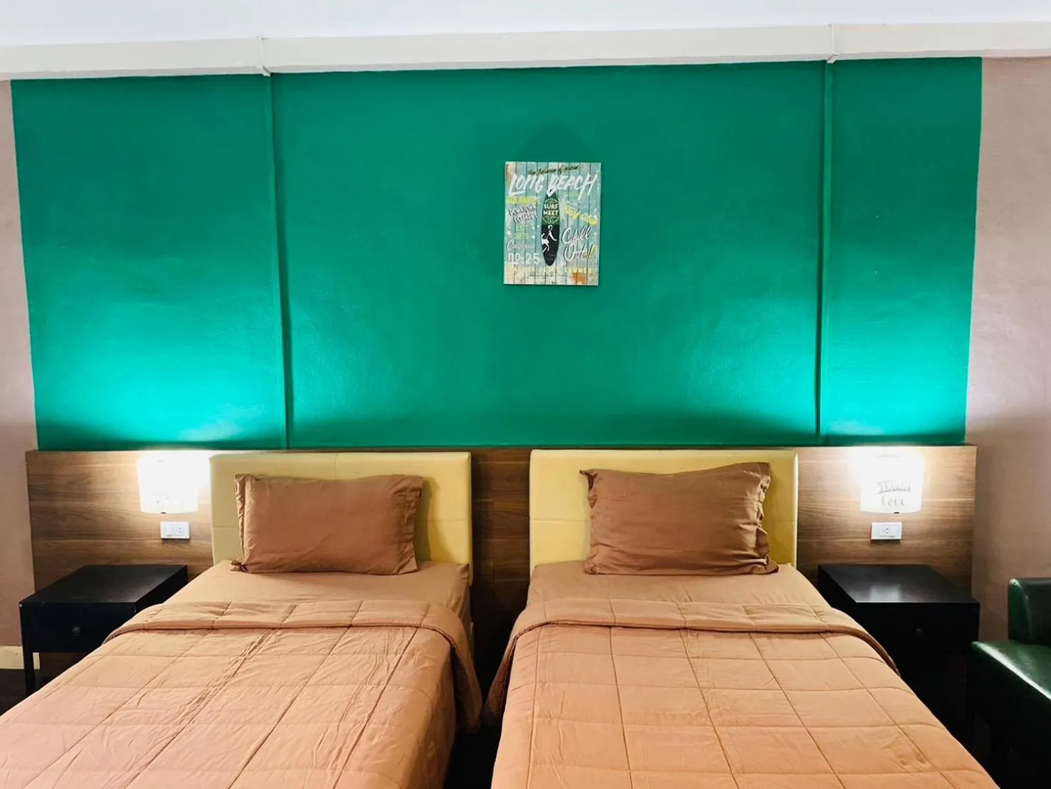 Bed in Bella Vista Beach Resort Koh Lipe