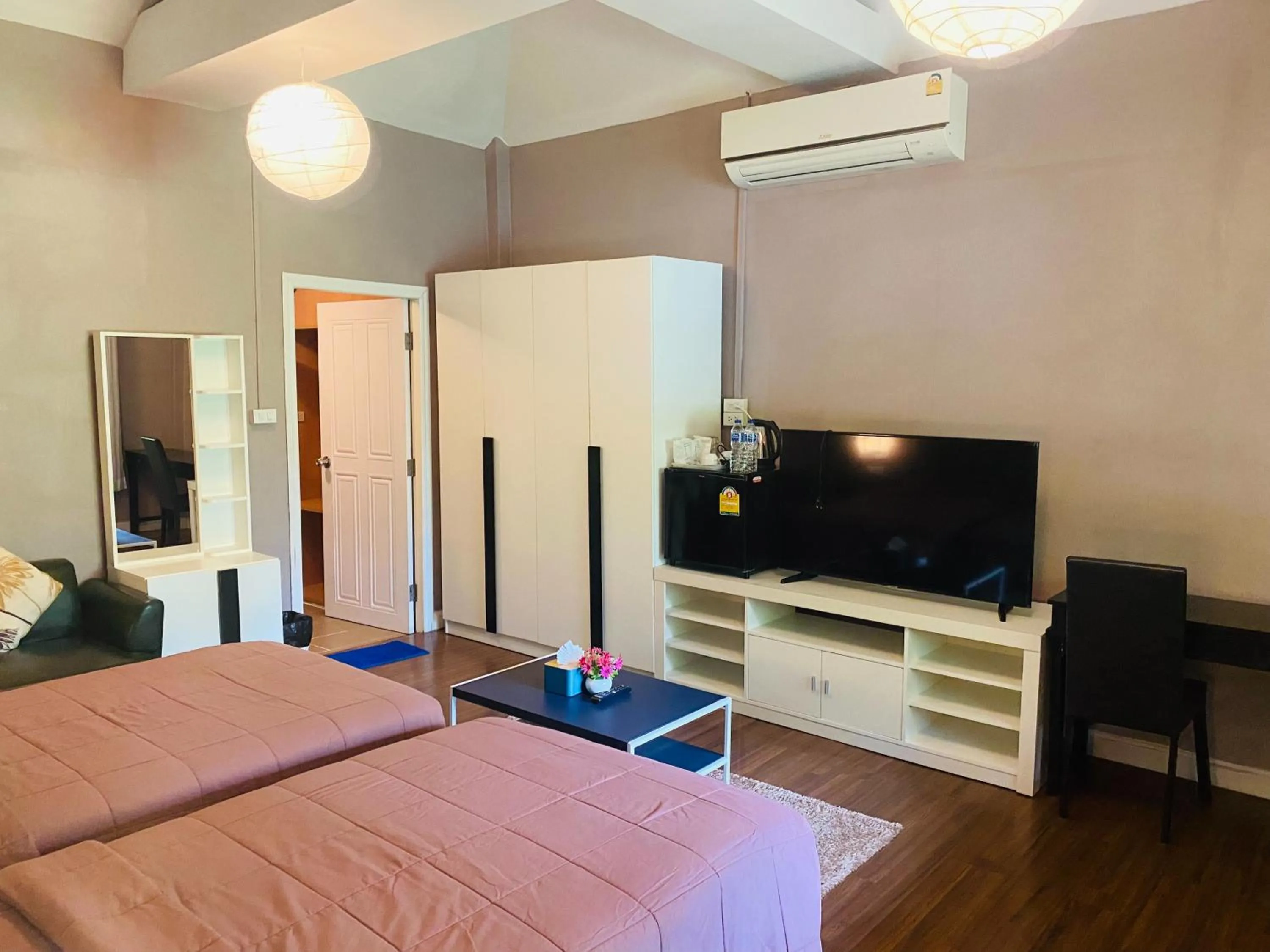 Photo of the whole room, Bed in Bella Vista Beach Resort Koh Lipe