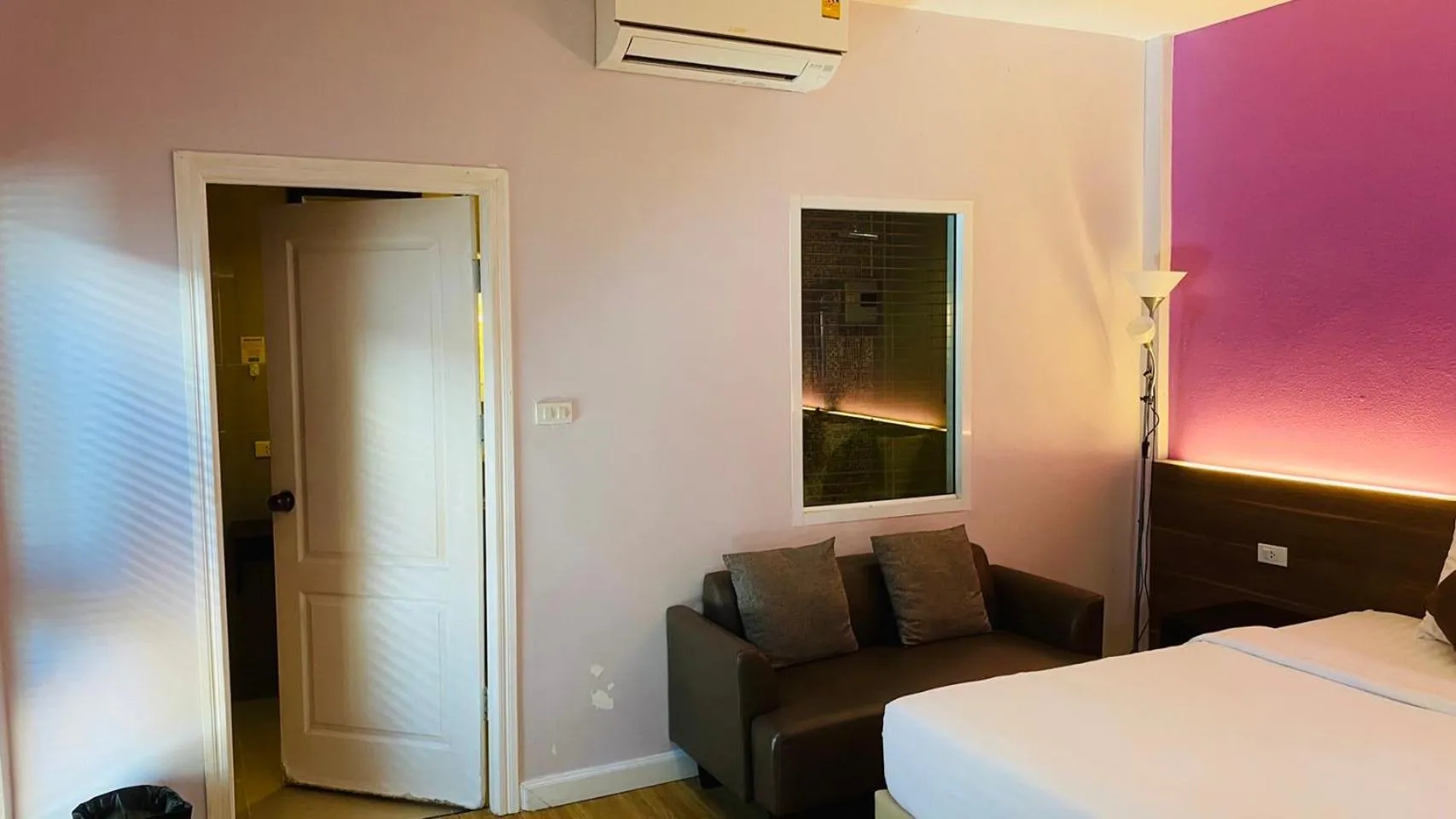 Bedroom, Bed in Bella Vista Beach Resort Koh Lipe