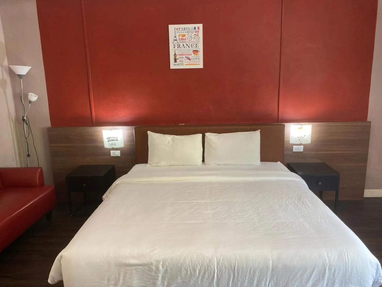 Bed in Bella Vista Beach Resort Koh Lipe